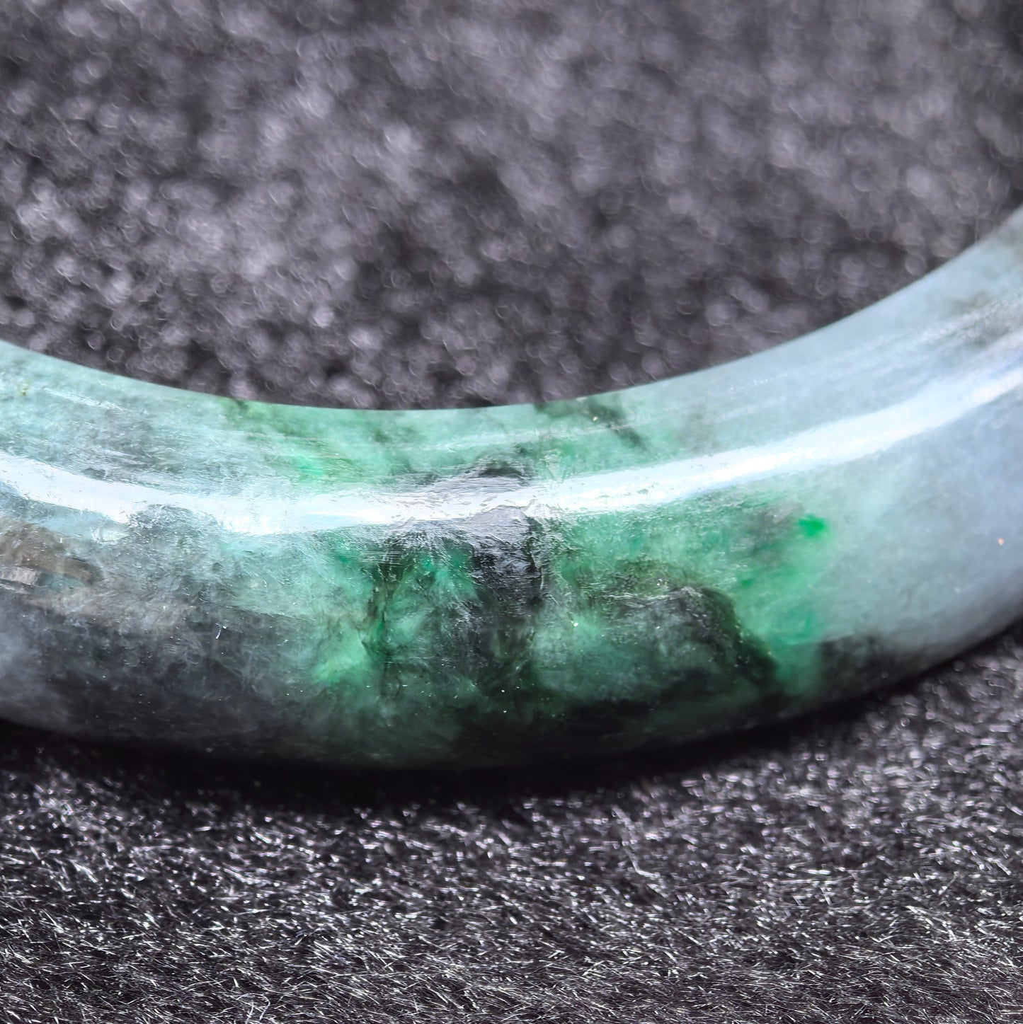 Natural Grade-A Jadeite Glutinous Black-and-Green D-Shape Bangle · Burmese Jade 60mm