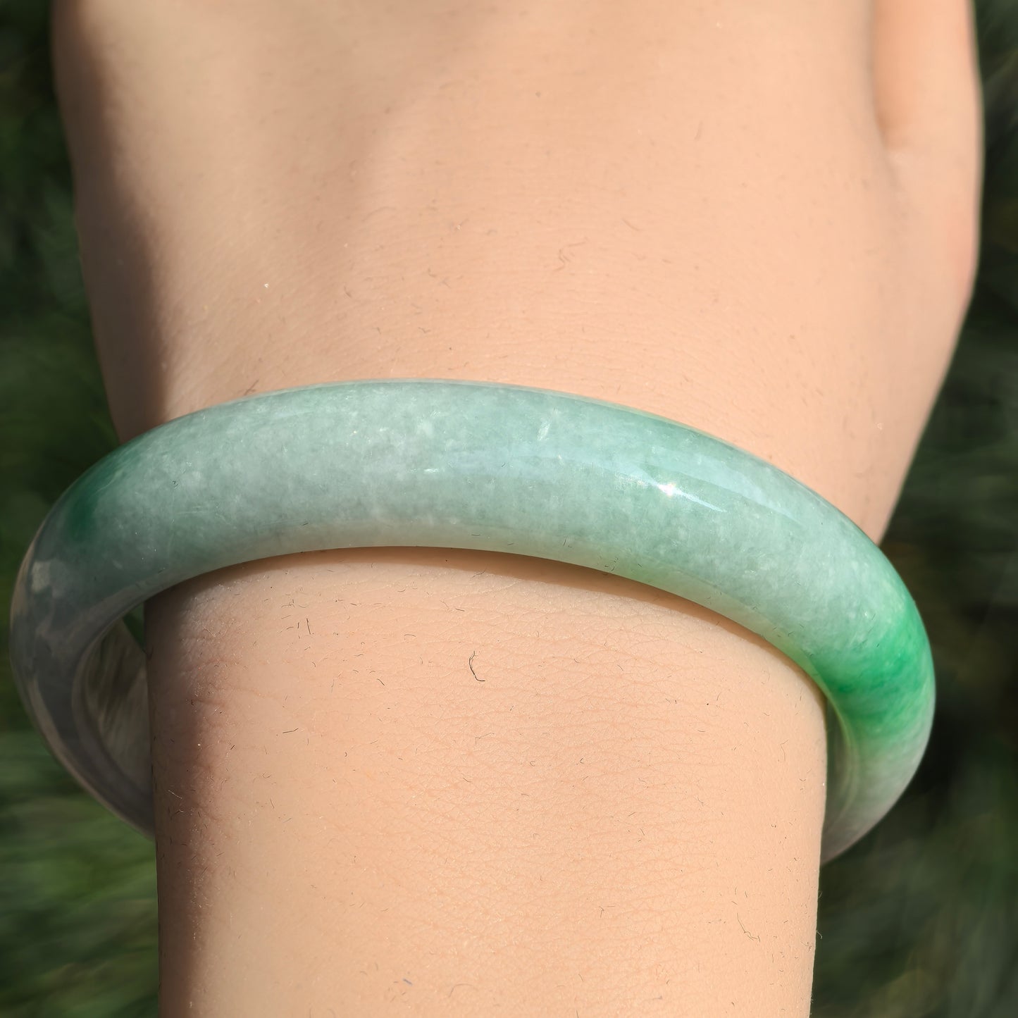 Natural Grade-A Jadeite Glutinous White-Base Green Oval Bangle · Burmese Jade 53mm
