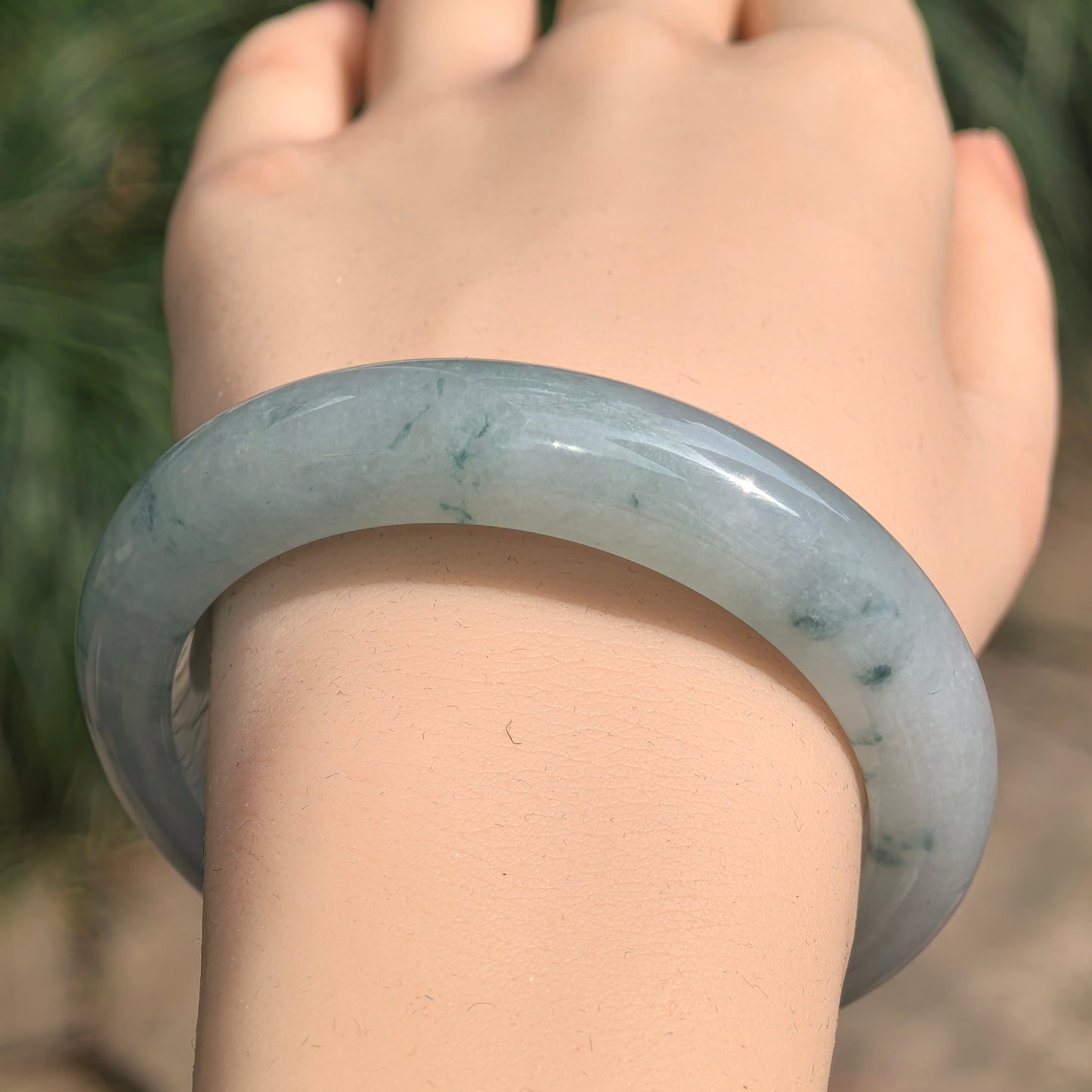 Natural Grade-A Glutinous Icy Light Green Jadeite Bangle with Blue Floating Flowers · Burmese Jade 55mm