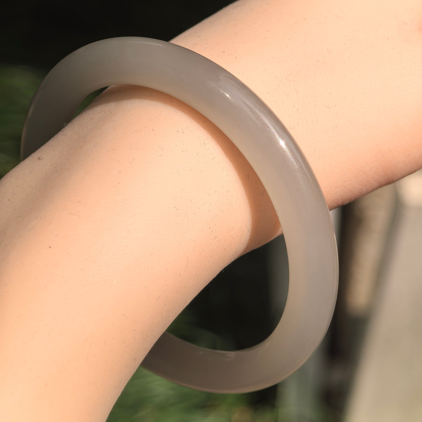 Natural Nephrite Light Smoky Lavender Slim Bangle · Hetian Jade 58.5mm