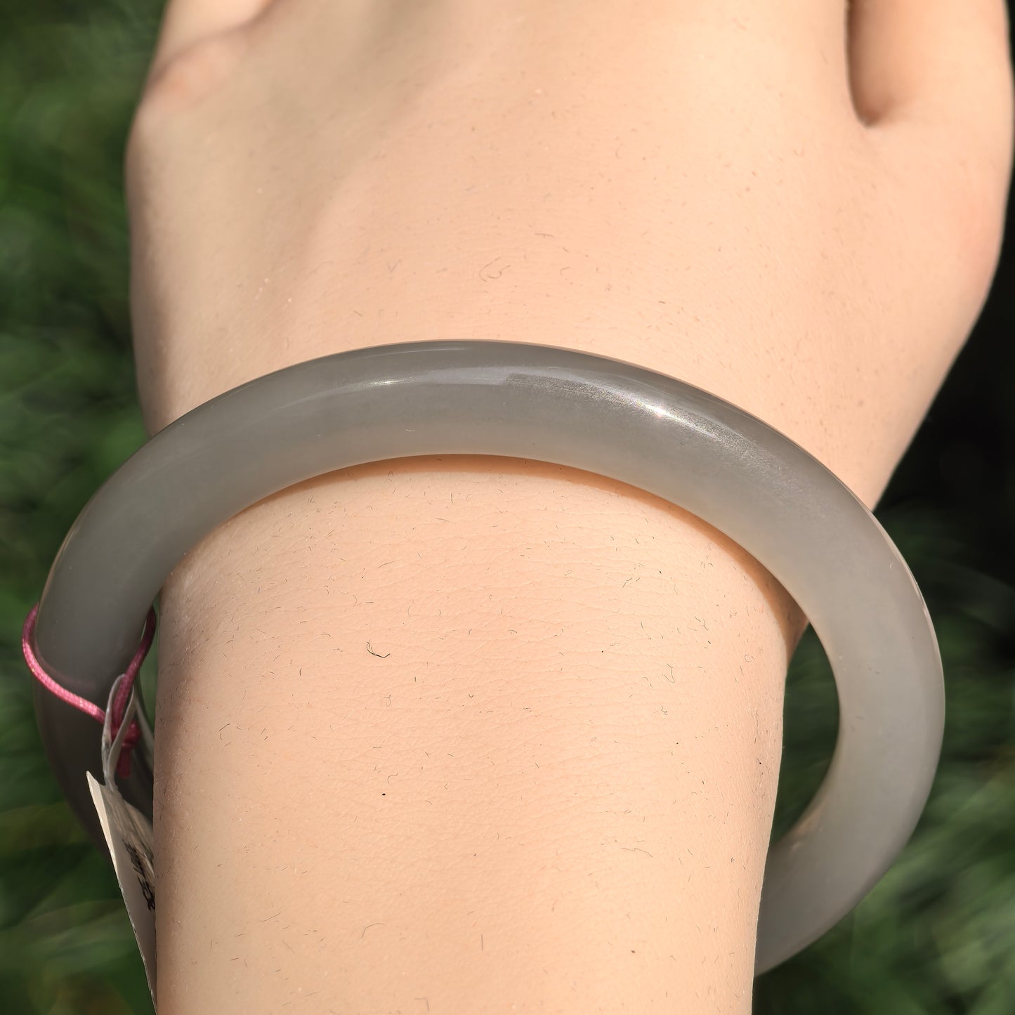 Natural Nephrite Light Smoky Lavender Slim Bangle · Hetian Jade 58.5mm