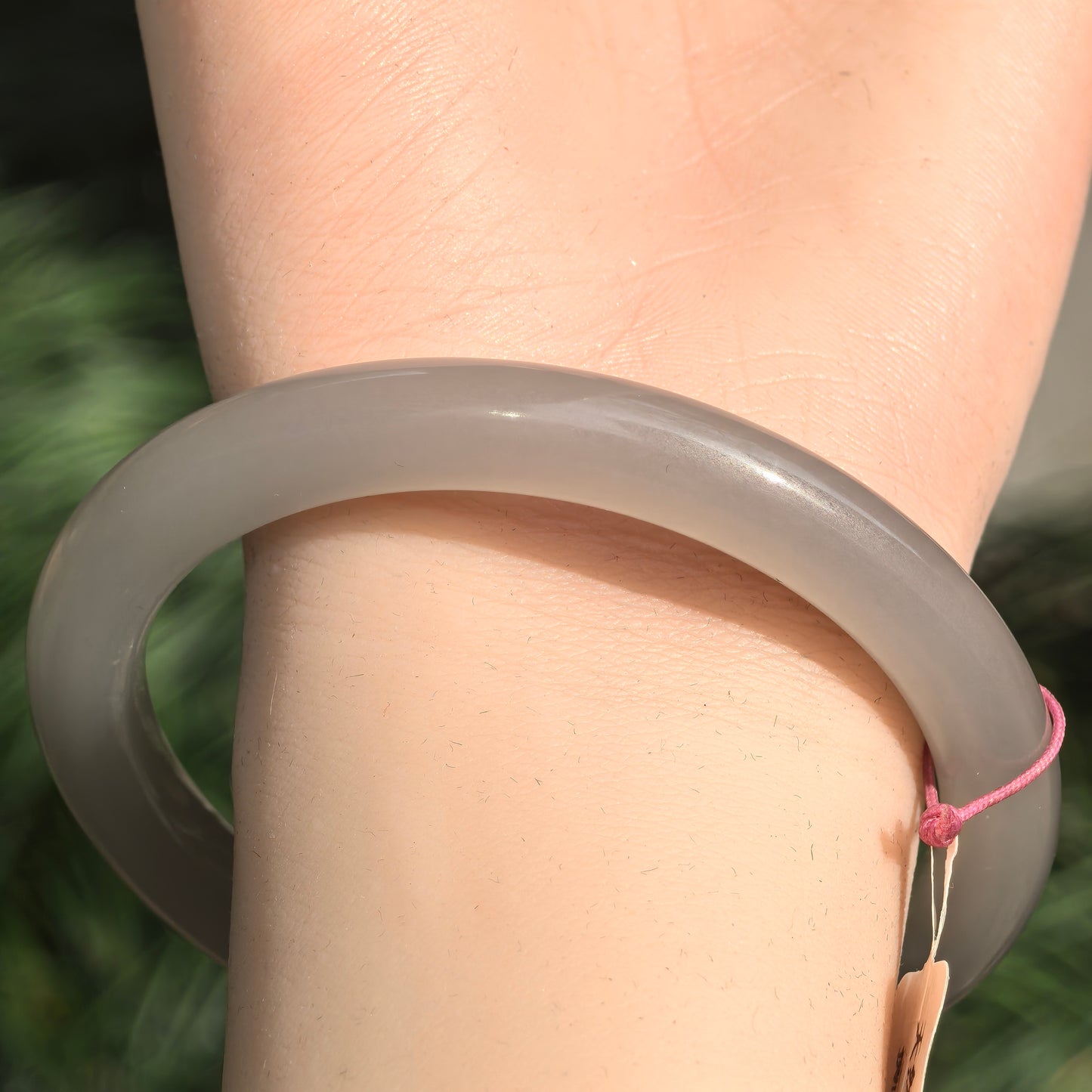 Natural Nephrite Light Smoky Lavender Slim Bangle · Hetian Jade 58.5mm