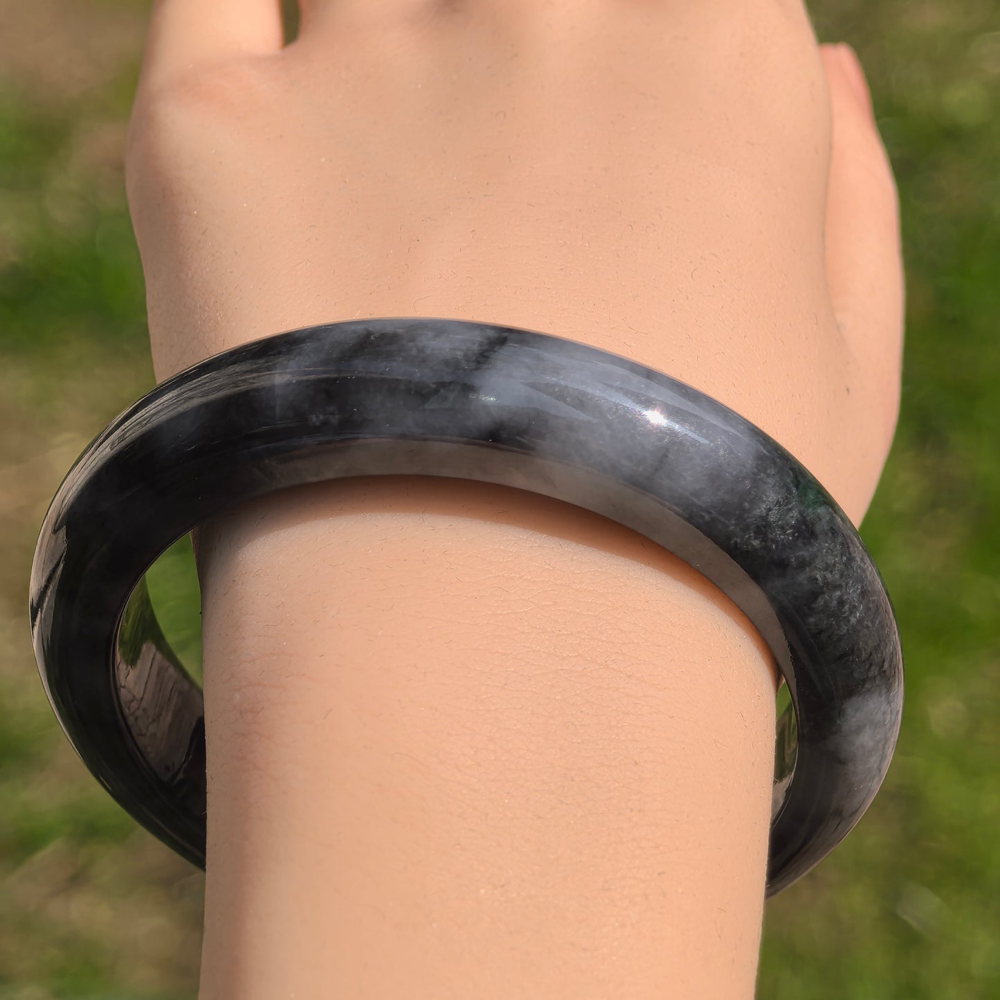 Natural Grade-A Jadeite Glutinous Black-and-Green D-Shape Bangle · Burmese Jade 60mm