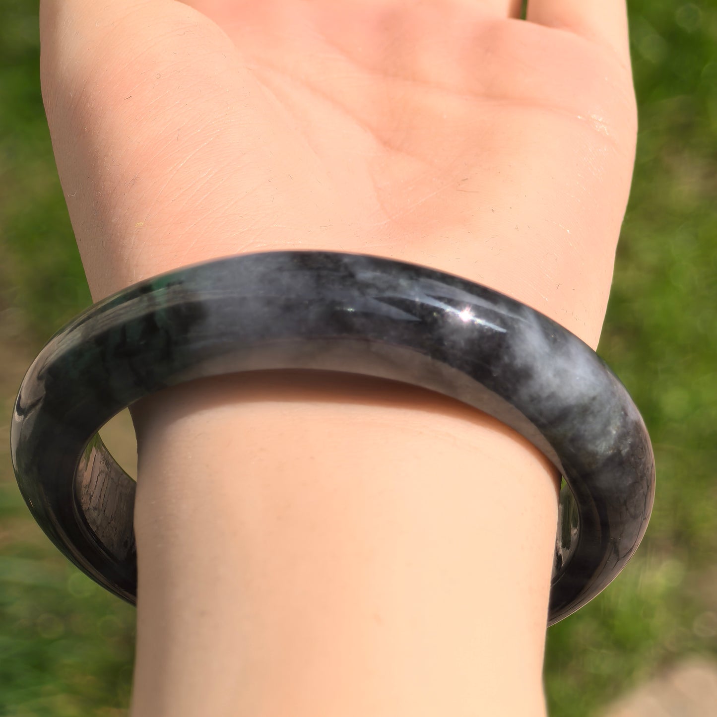 Natural Grade-A Jadeite Glutinous Black-and-Green D-Shape Bangle · Burmese Jade 60mm