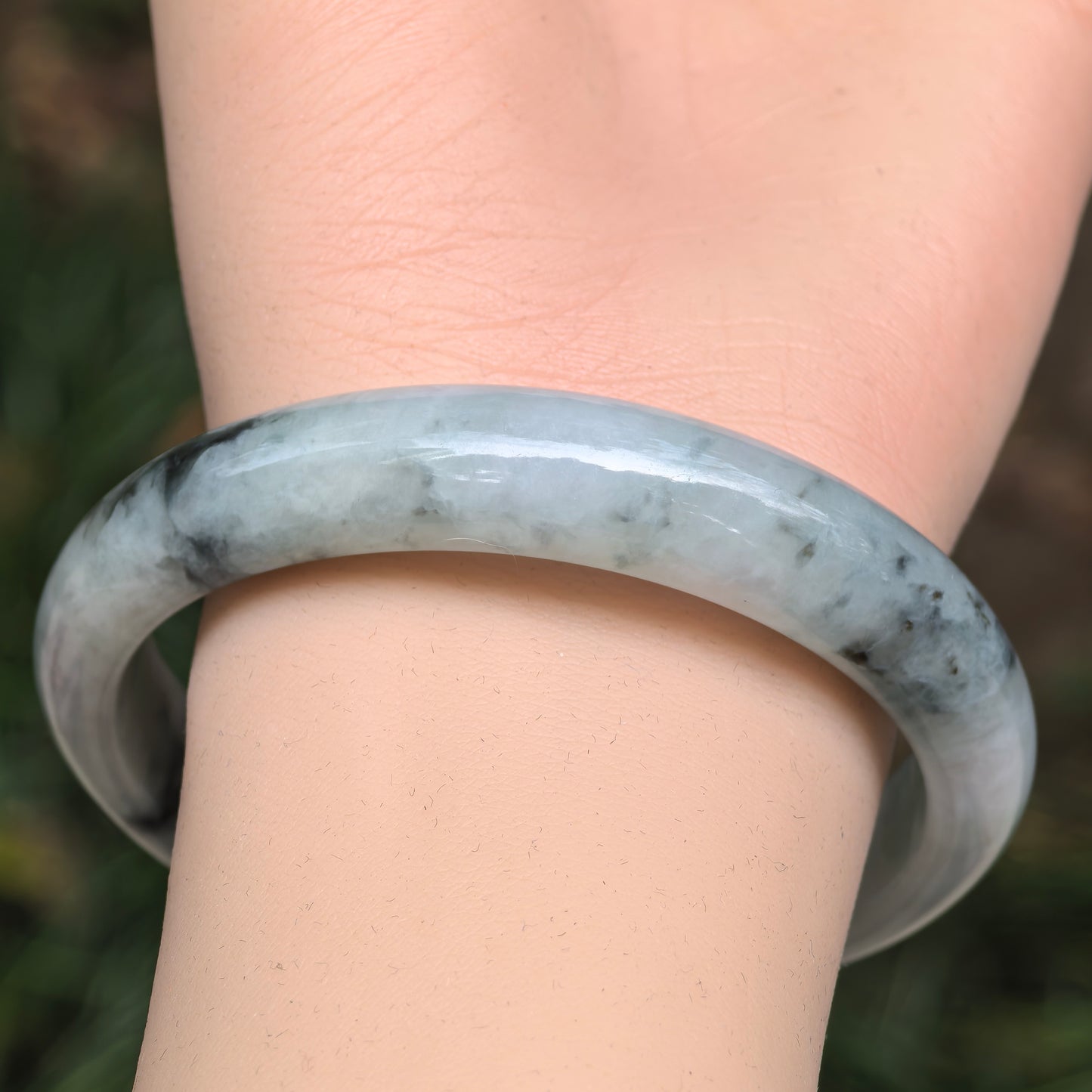 Natural Grade-A Glutinous Light Green Jadeite Bangle · Burmese Jade 57mm