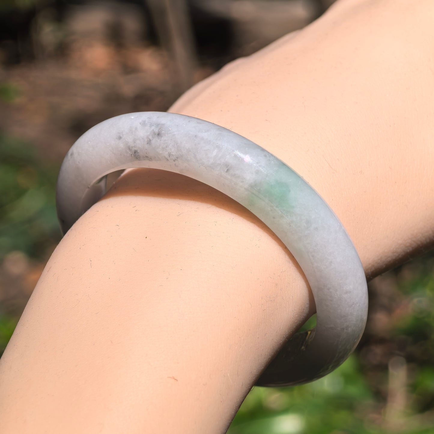Natural Grade-A Jadeite Glutinous Black-and-Green D-Shape Bangle · Burmese Jade 51mm