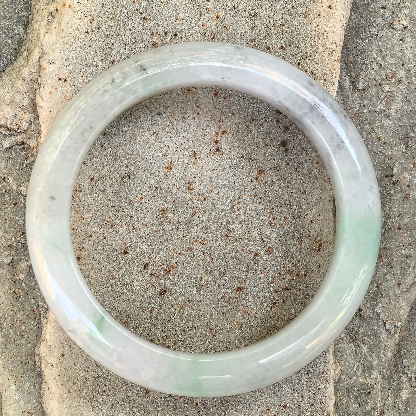 Natural Grade-A Jadeite Glutinous Black-and-Green D-Shape Bangle · Burmese Jade 51mm