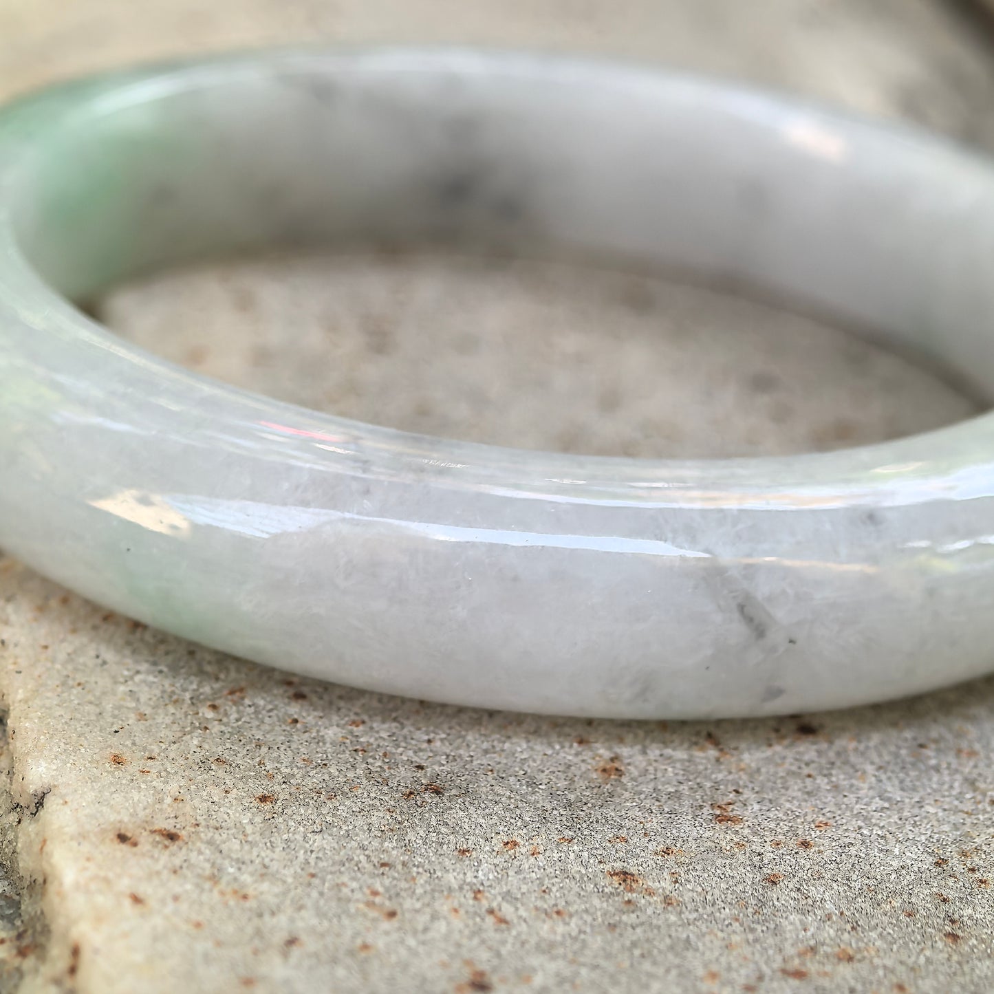 Natural Grade-A Jadeite Glutinous Black-and-Green D-Shape Bangle · Burmese Jade 51mm