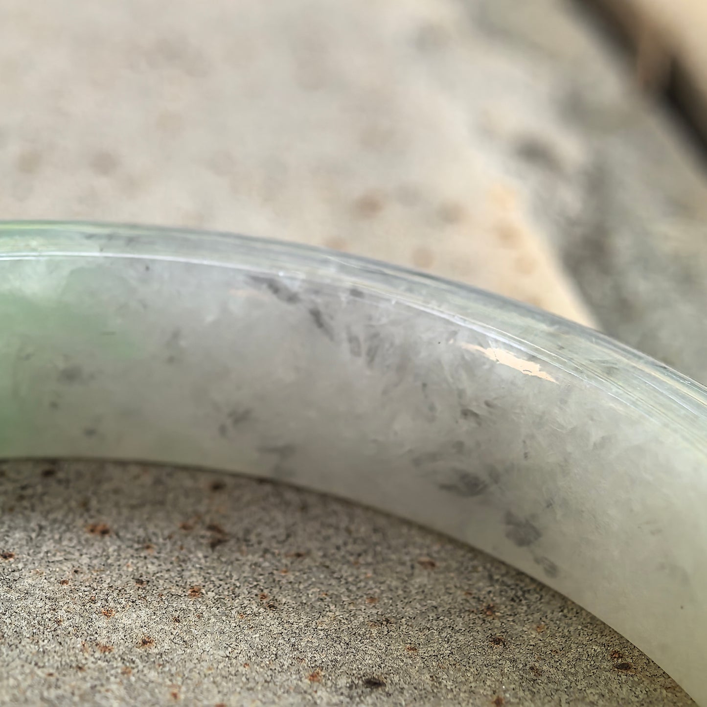 Natural Grade-A Jadeite Glutinous Black-and-Green D-Shape Bangle · Burmese Jade 51mm