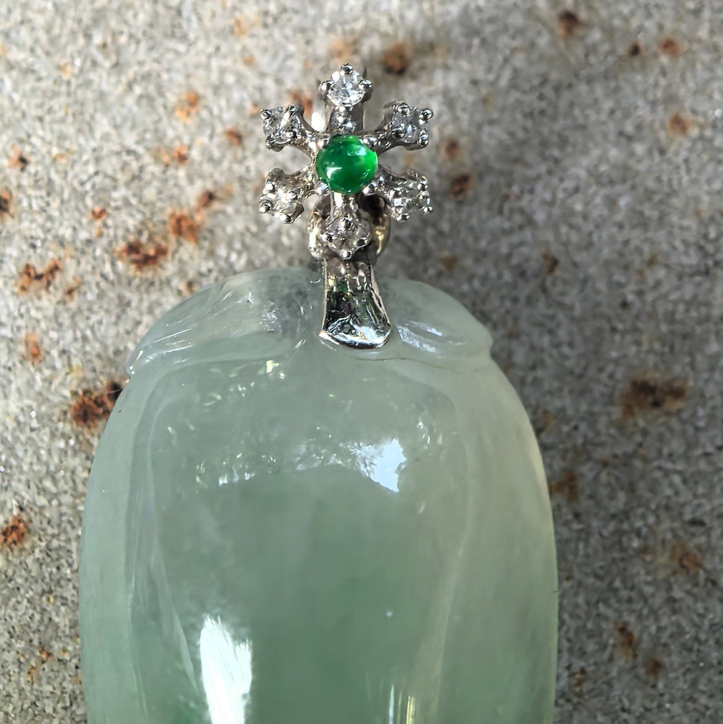 Natural Grade-A Icy Glutinous Light Green Melon Jadeite Pendant · Burmese Jade
