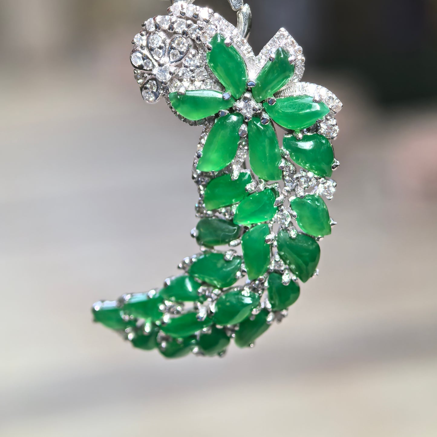 Natural Grade-A Icy Green 18K Gold Jadeite Brooch · Burmese Jade