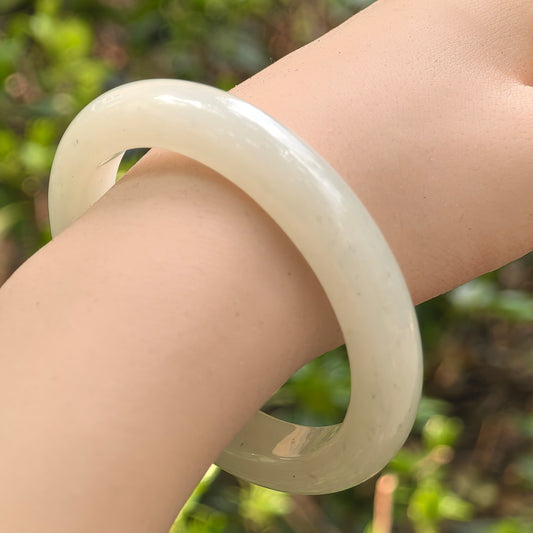 Natural Nephrite Xinjiang White D-Shape Bangle · Hetian Jade 57mm