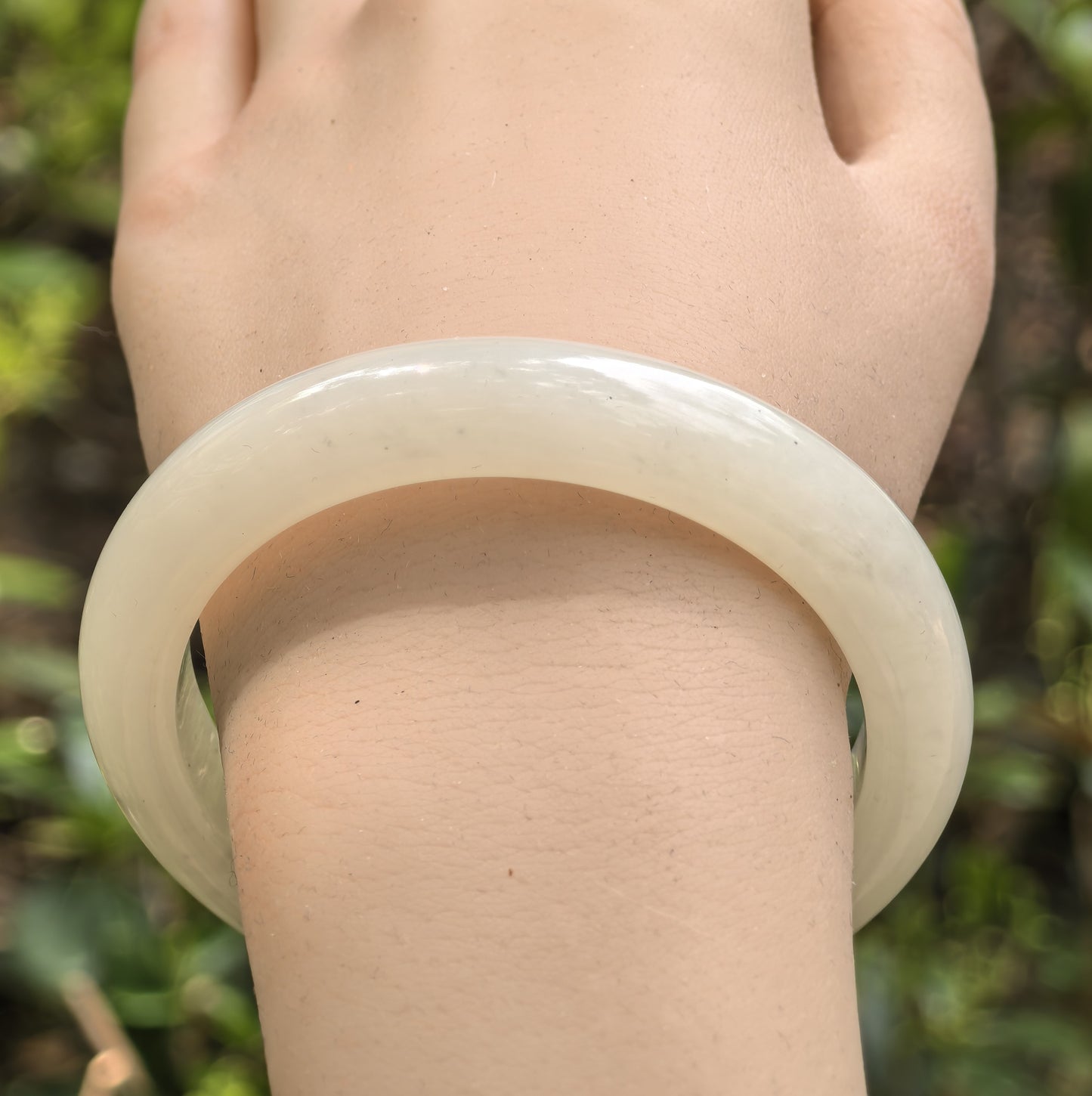 Natural Nephrite Xinjiang White D-Shape Bangle · Hetian Jade 57mm