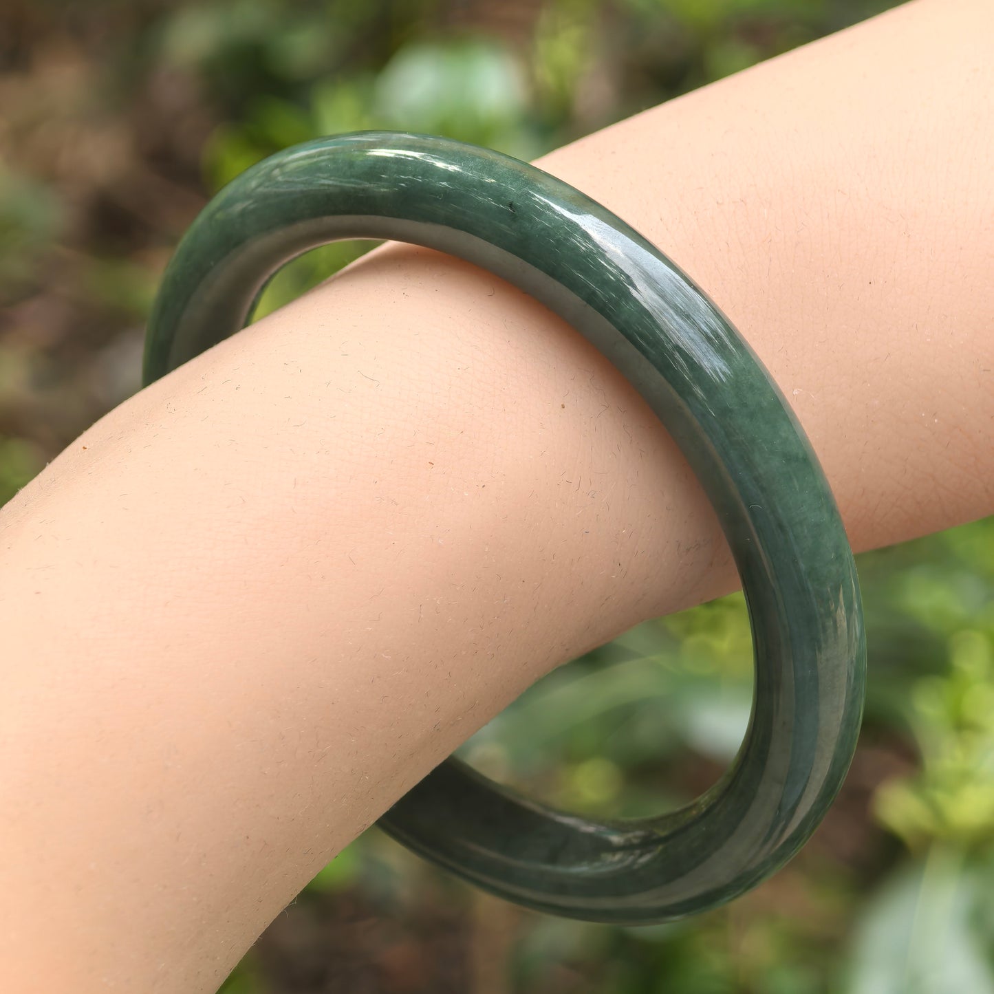 Natural Grade-A Jadeite Glutinous Dark Oil Green Round Bangle · Burmese Jade 55mm