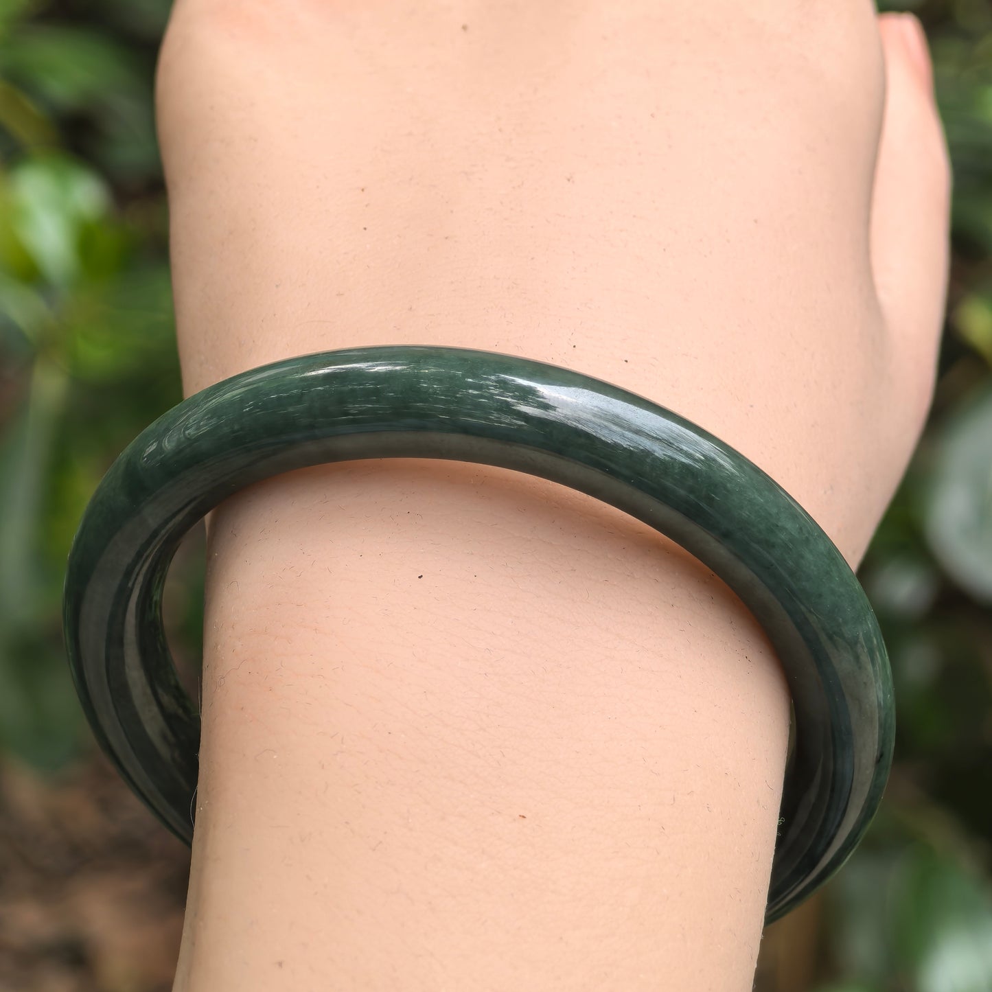 Natural Grade-A Jadeite Glutinous Dark Oil Green Round Bangle · Burmese Jade 55mm