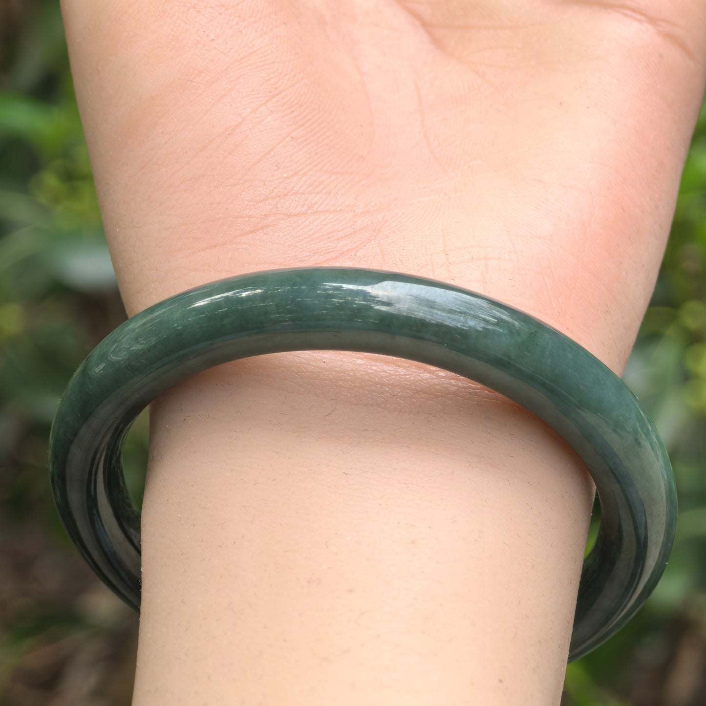 Natural Grade-A Jadeite Glutinous Dark Oil Green Round Bangle · Burmese Jade 55mm