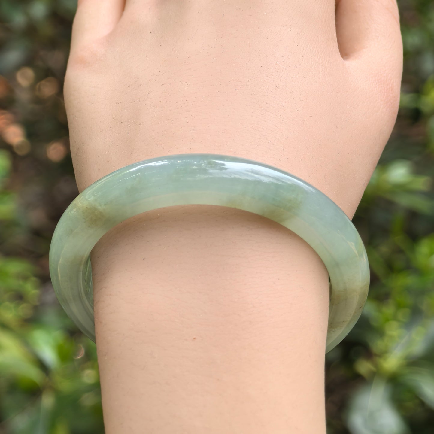 Natural Grade-A Jadeite Mint Green D-Shape Bangle · Burmese Jade 53mm