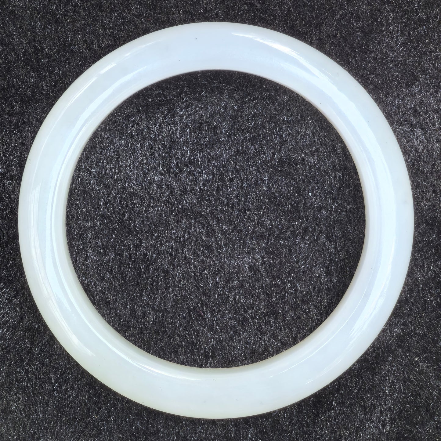 Natural Nephrite Xinjiang White D-Shape Bangle · Hetian Jade 57mm