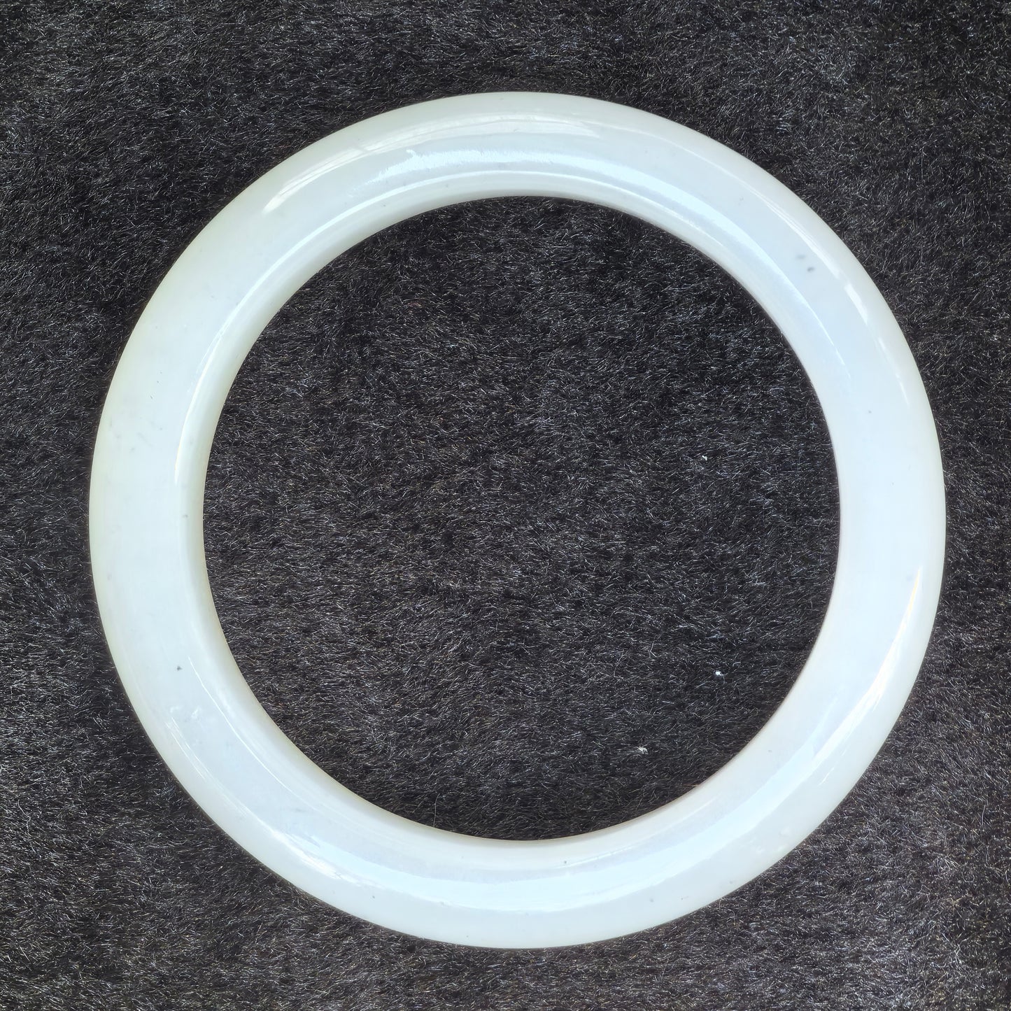 Natural Nephrite Xinjiang White D-Shape Bangle · Hetian Jade 57mm