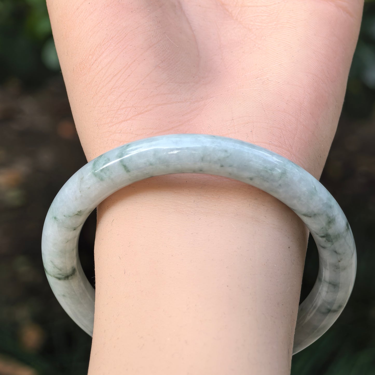 Natural Grade-A Jadeite Bean-Glutinous Blue Floating Flower Round Bangle · Burmese Jade 58mm