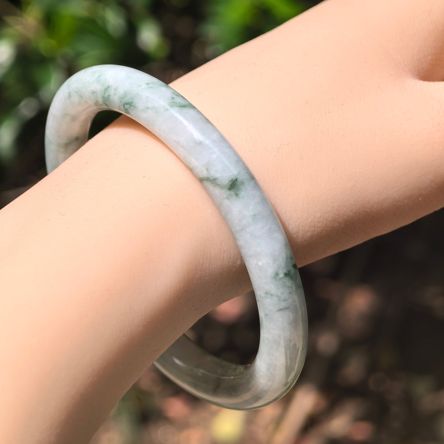 Natural Grade-A Jadeite Bean-Glutinous Blue Floating Flower Round Bangle · Burmese Jade 58mm