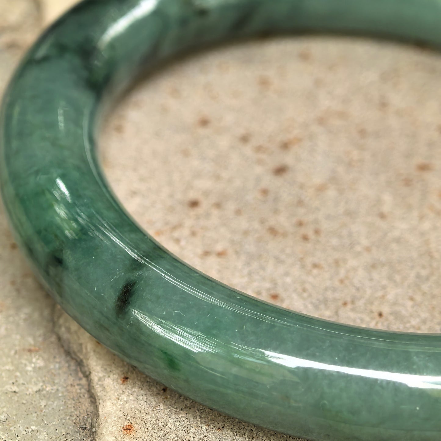 Natural Grade-A Jadeite Glutinous Oil Green Round Bangle · Burmese Jade 55mm