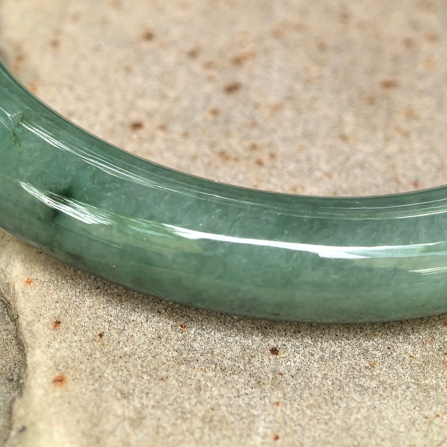 Natural Grade-A Jadeite Glutinous Oil Green Round Bangle · Burmese Jade 55mm