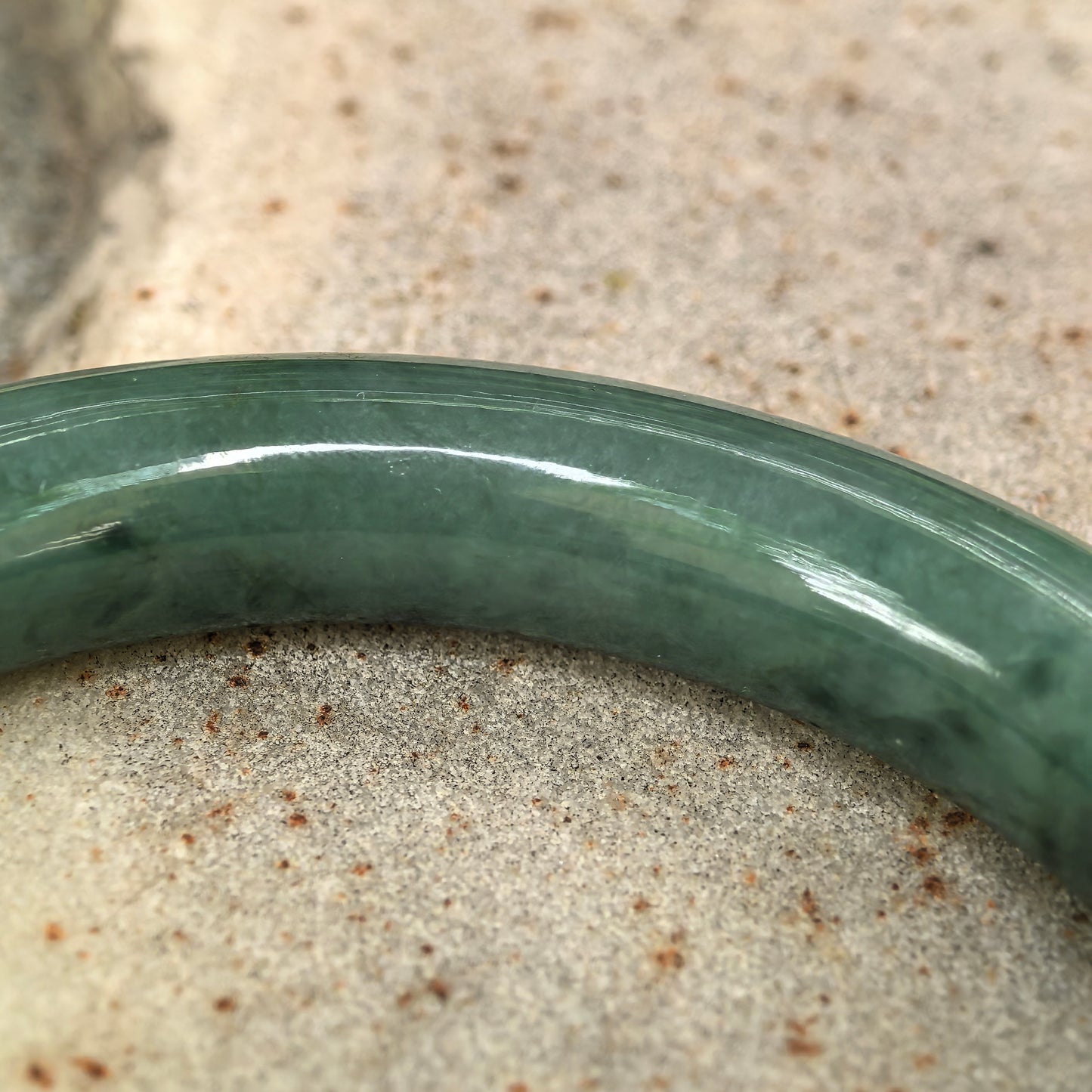 Natural Grade-A Jadeite Glutinous Oil Green Round Bangle · Burmese Jade 55mm
