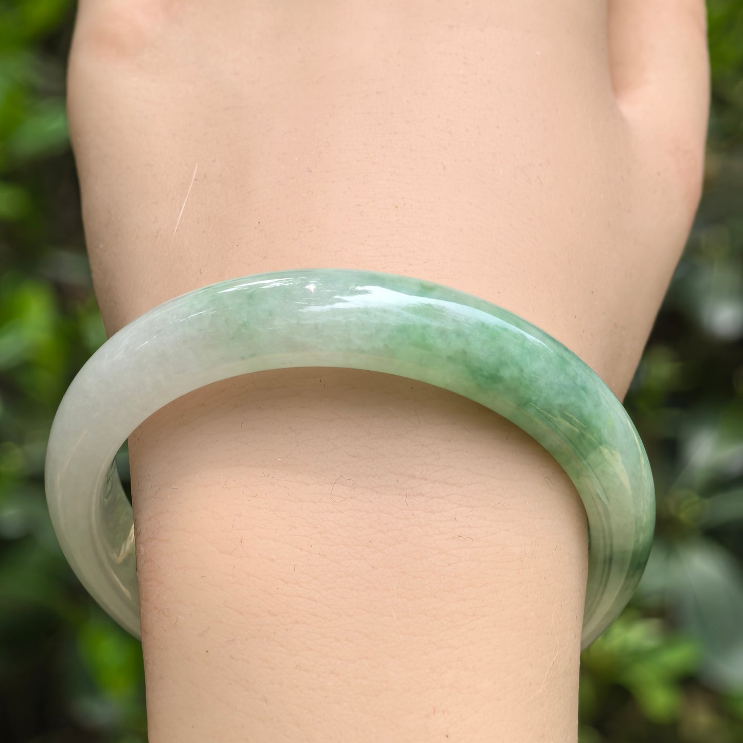 Natural Grade-A Jadeite Fine Glutinous White Base Light Green D-Shape Bangle · Burmese Jade 54mm