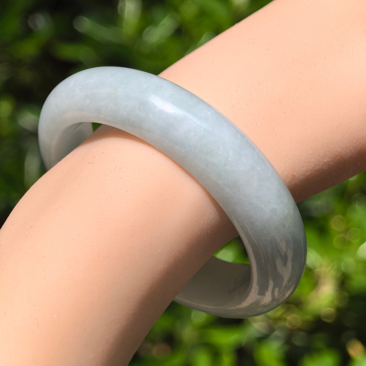 Natural Grade-A Jadeite Fine Glutinous Pale Green D-Shape Bangle · Burmese Jade 54mm