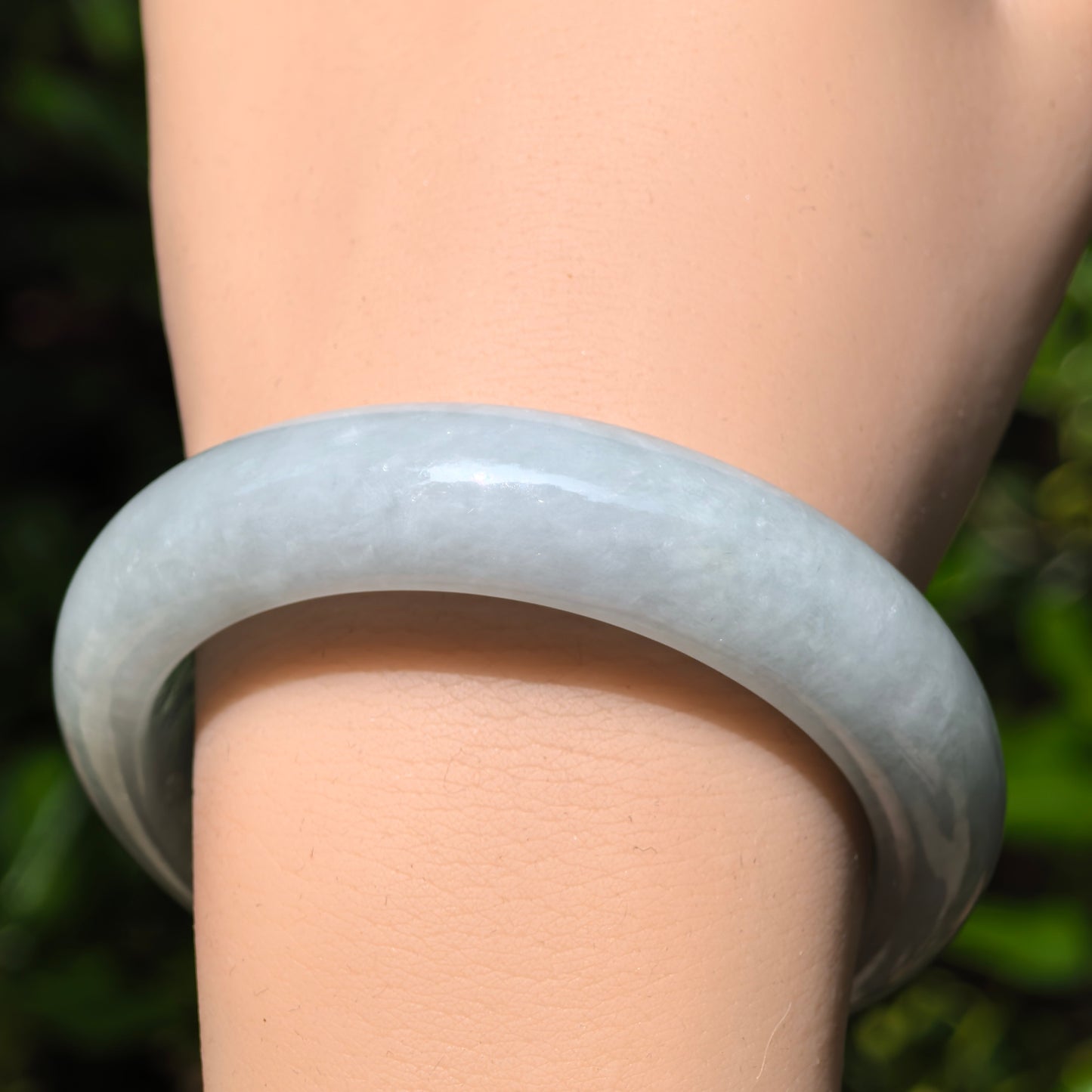 Natural Grade-A Jadeite Fine Glutinous Pale Green D-Shape Bangle · Burmese Jade 54mm