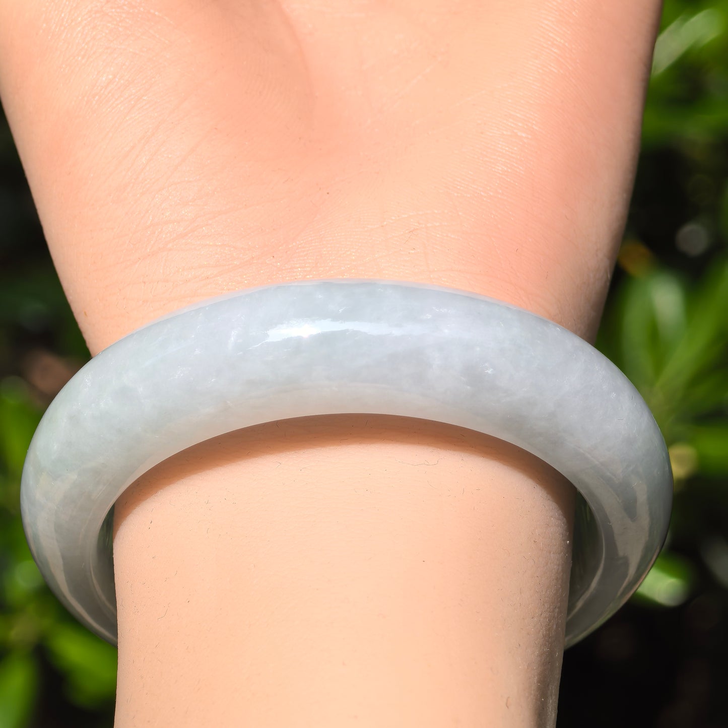 Natural Grade-A Jadeite Fine Glutinous Pale Green D-Shape Bangle · Burmese Jade 54mm