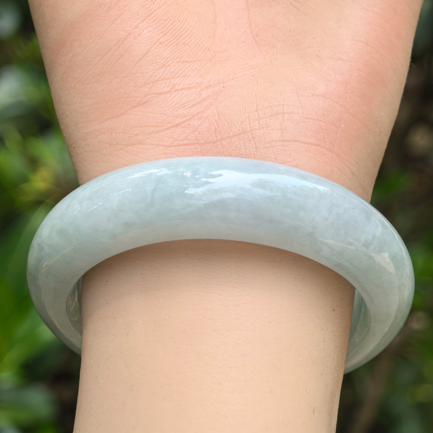 Natural Grade-A Jadeite Fine Glutinous Pale Green D-Shape Bangle · Burmese Jade 54mm
