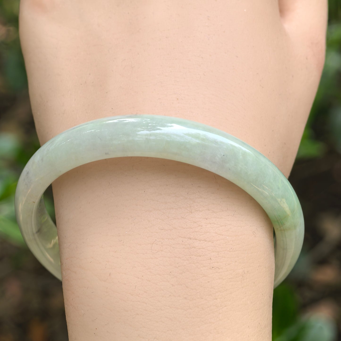 Natural Grade-A Jadeite Glutinous Pale Green D-Shape Bangle · Burmese Jade 57mm
