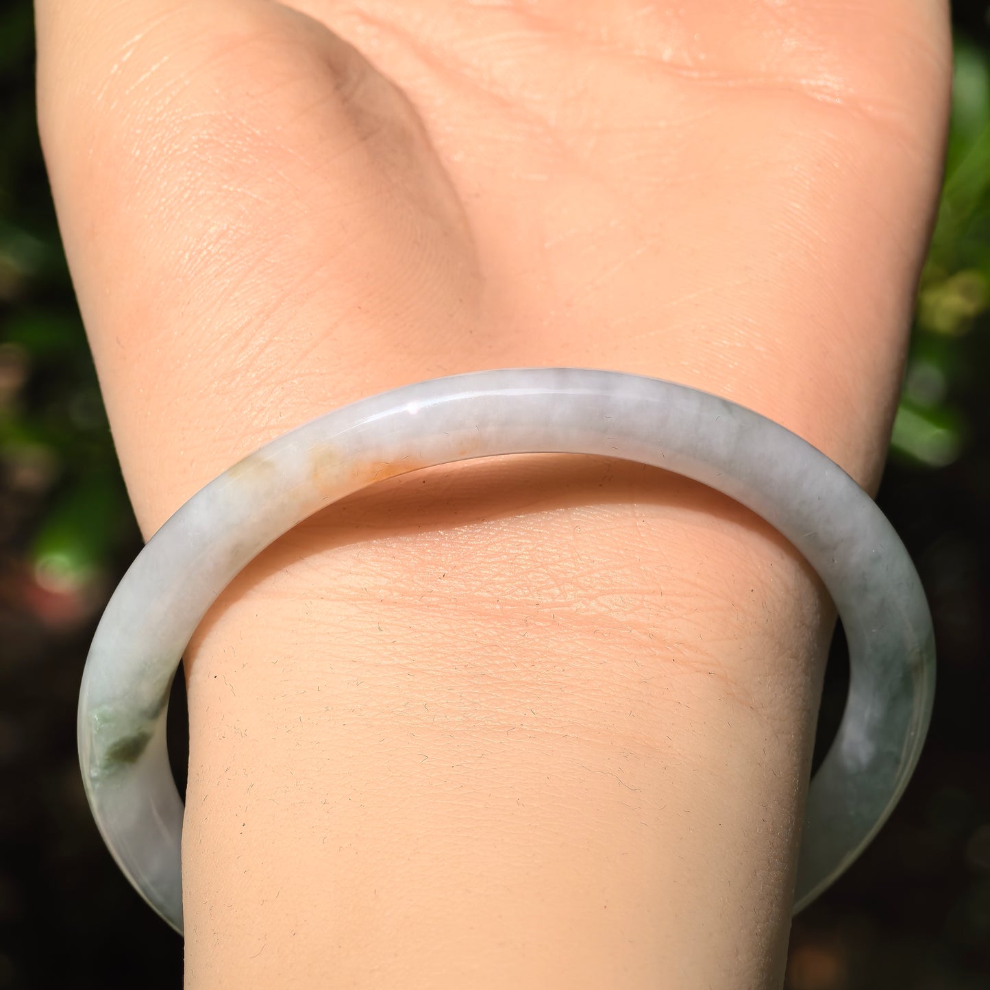 Natural Grade-A Jadeite Glutinous Tri-Color Slim Round Bangle · Burmese Jade 57mm