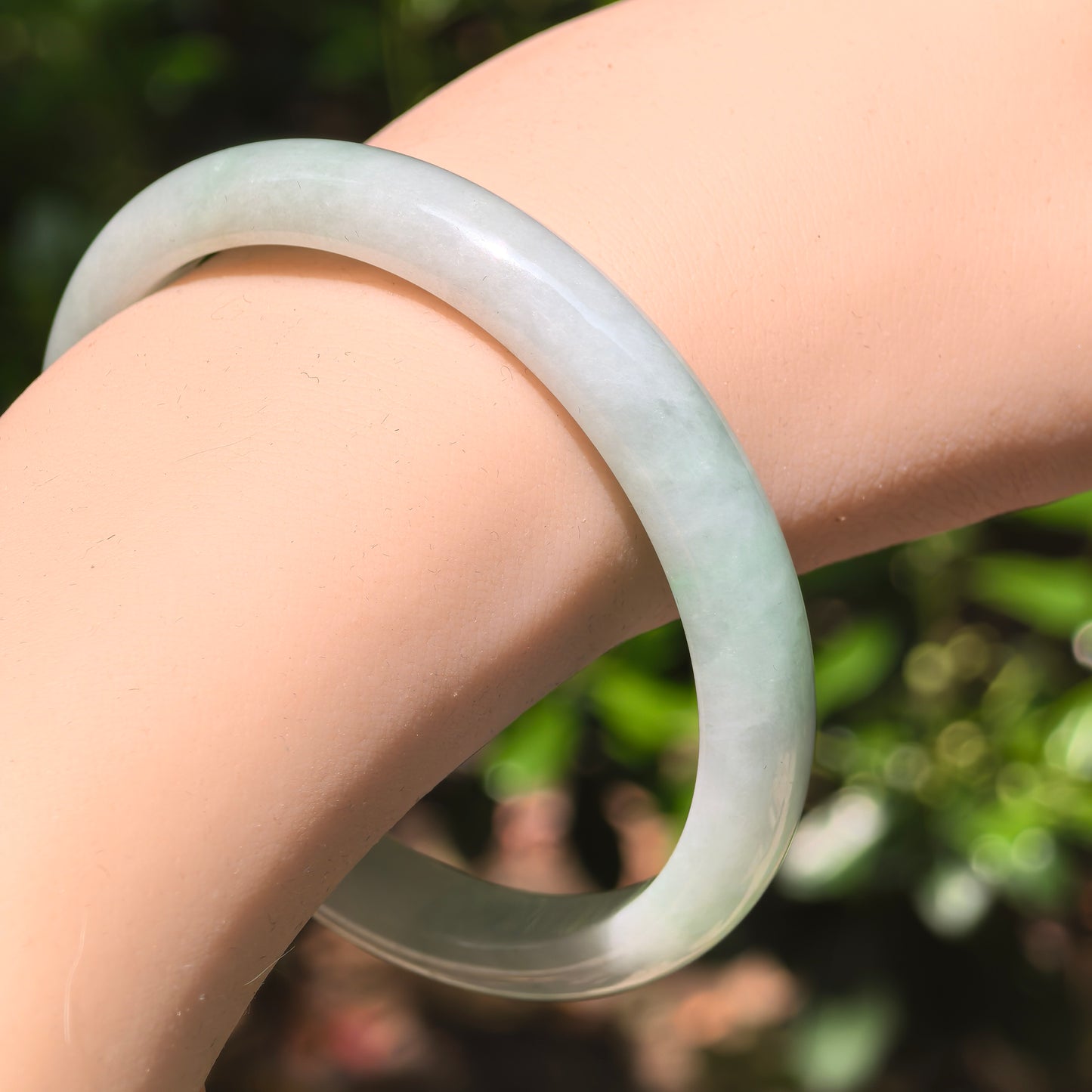 Natural Grade-A Jadeite Glutinous Full Pale Green D-Shape Bangle · Burmese Jade 60mm