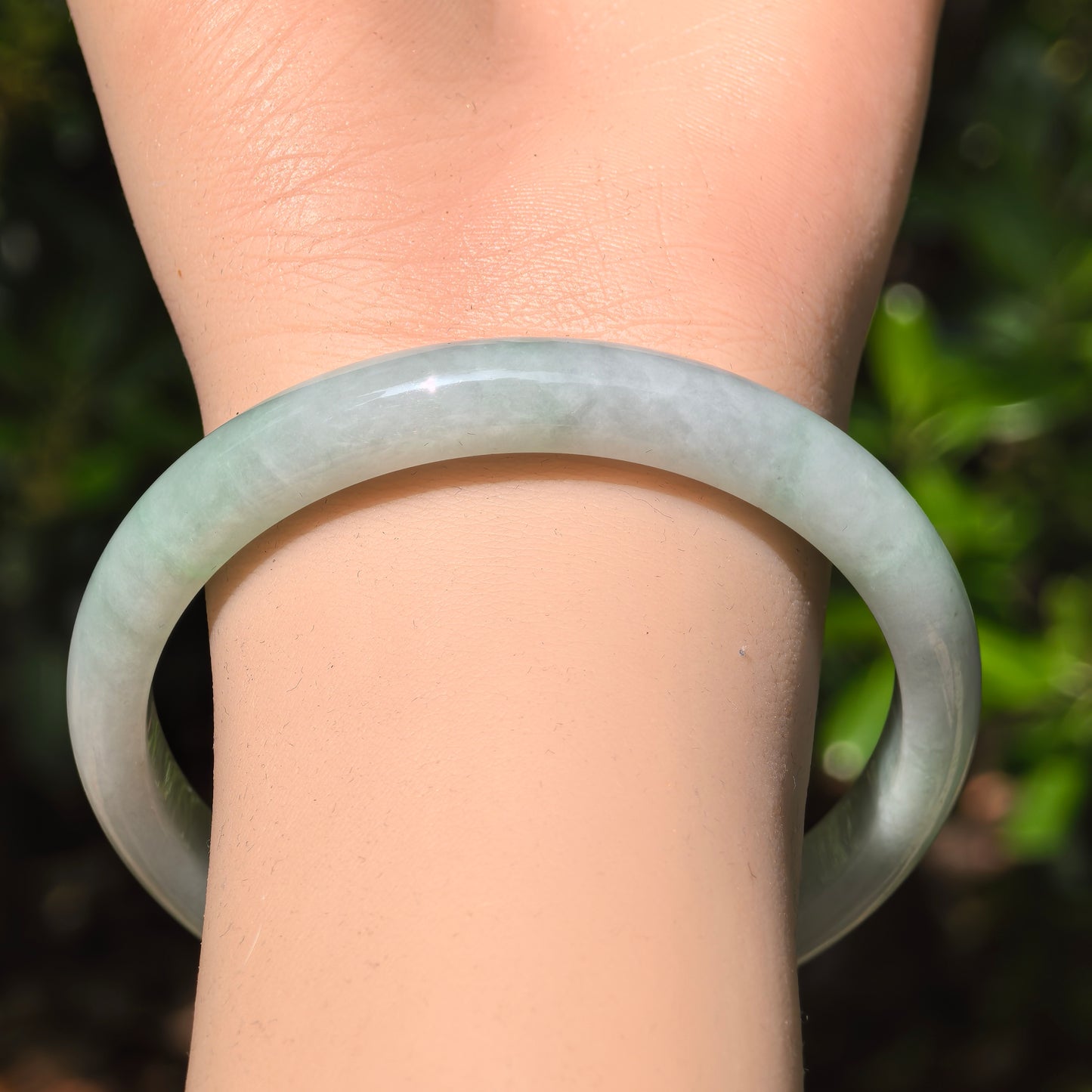 Natural Grade-A Jadeite Glutinous Full Pale Green D-Shape Bangle · Burmese Jade 60mm
