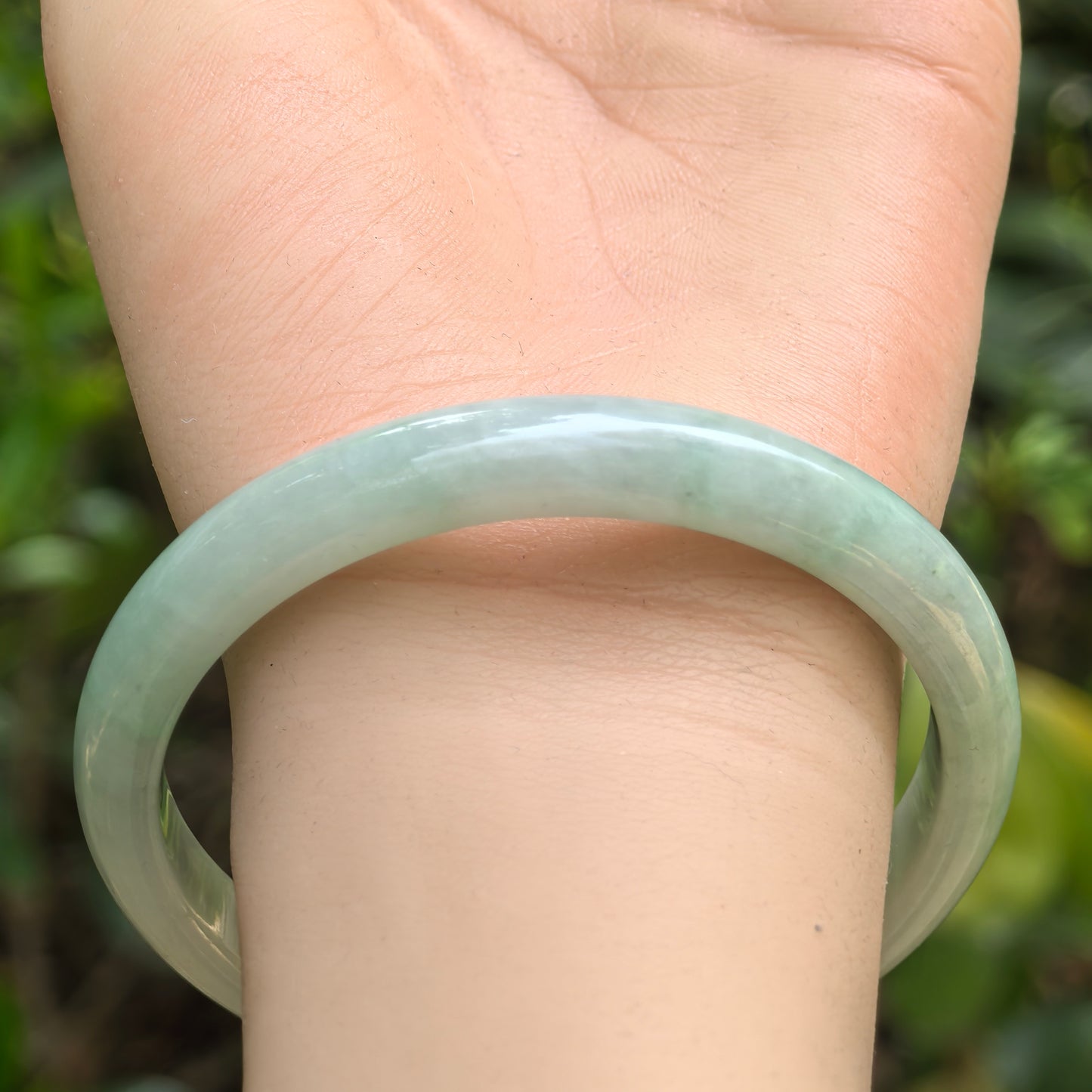 Natural Grade-A Jadeite Glutinous Full Pale Green D-Shape Bangle · Burmese Jade 60mm