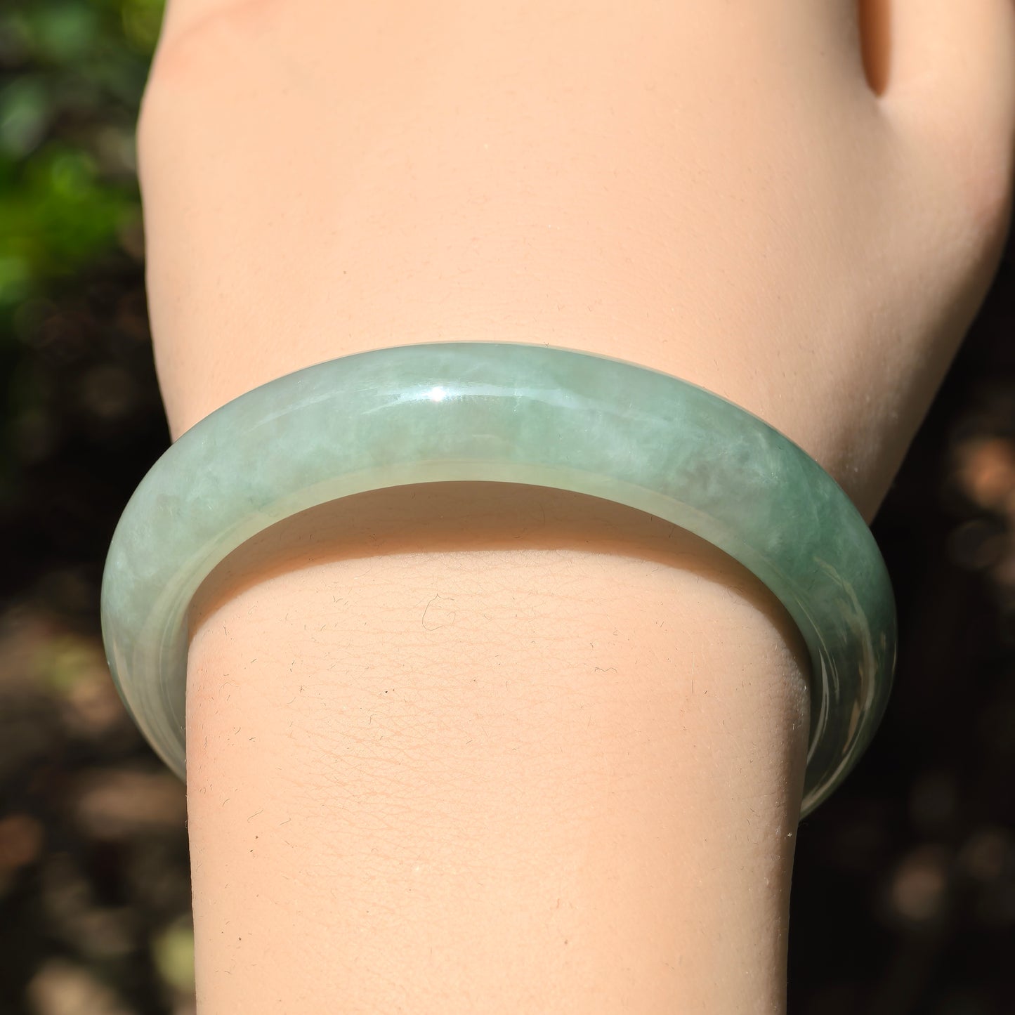 Natural Grade-A Jadeite Glutinous Icy Mint Green D-Shape Bangle · Burmese Jade 50mm