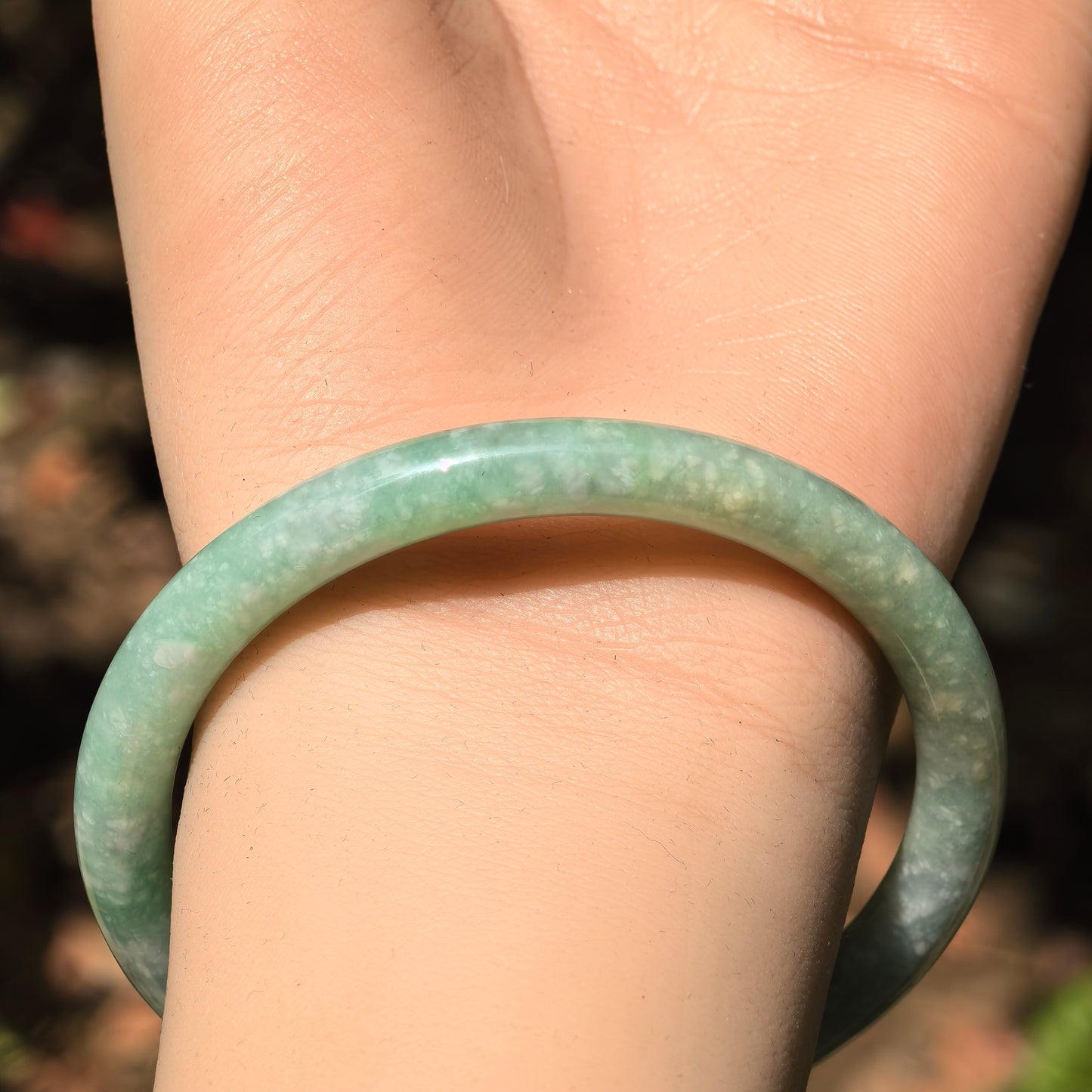 Natural Grade-A Jadeite Bean-Glutinous Full Pale Green Slim Round Bangle · Burmese Jade 56mm