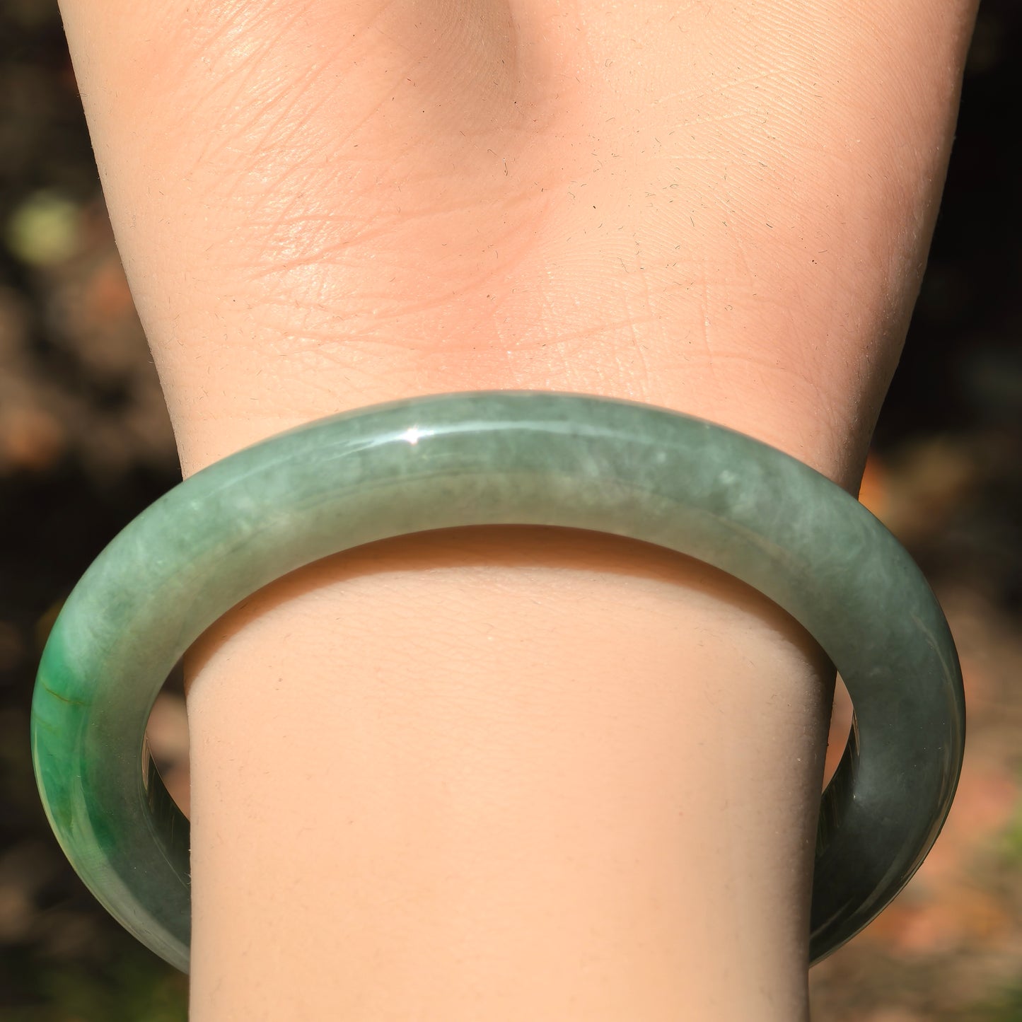 Natural Grade-A Jadeite Glutinous Light Green Base with Vivid Green D-Shape Bangle · Burmese Jade 53mm