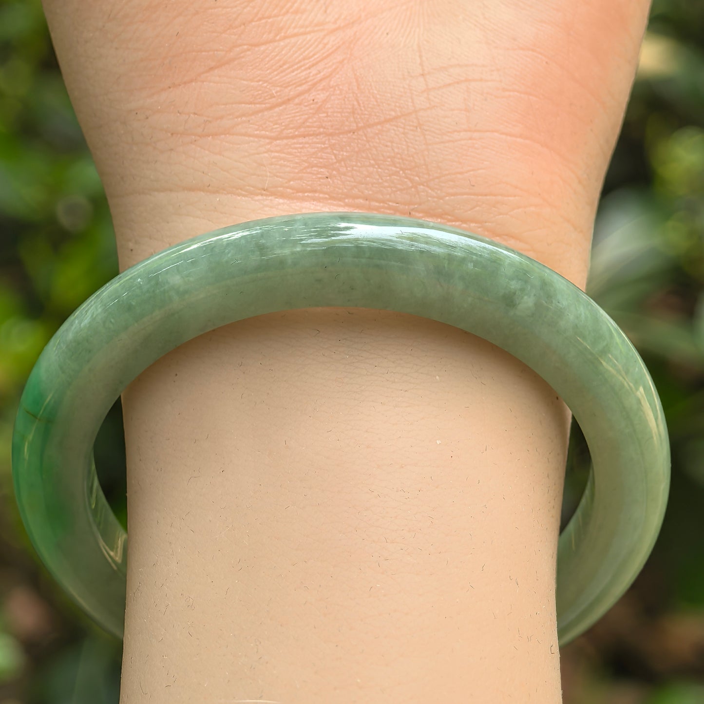 Natural Grade-A Jadeite Glutinous Light Green Base with Vivid Green D-Shape Bangle · Burmese Jade 53mm