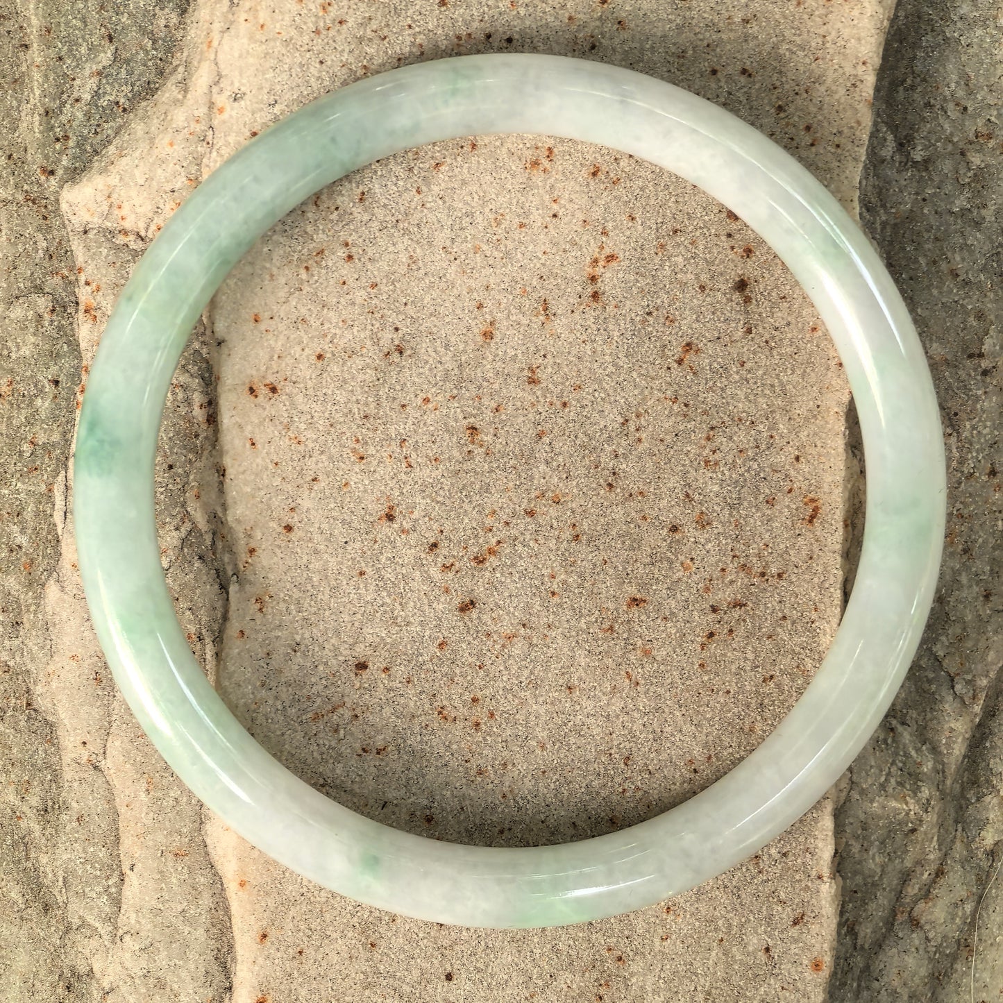 Natural Grade-A Jadeite Glutinous Pale Green Floating Green Round Bangle · Burmese Jade 62mm