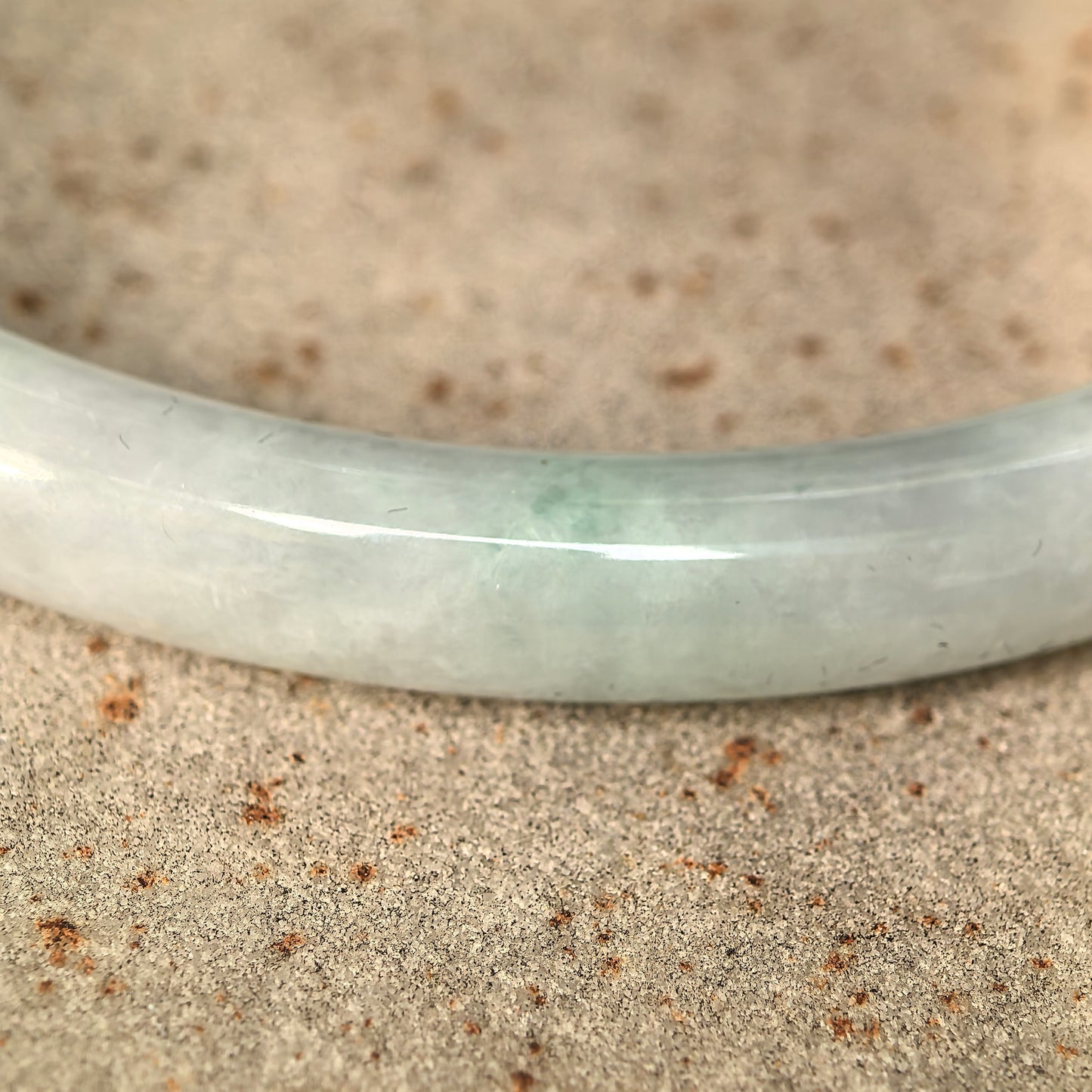 Natural Grade-A Jadeite Glutinous Pale Green Floating Green Round Bangle · Burmese Jade 62mm