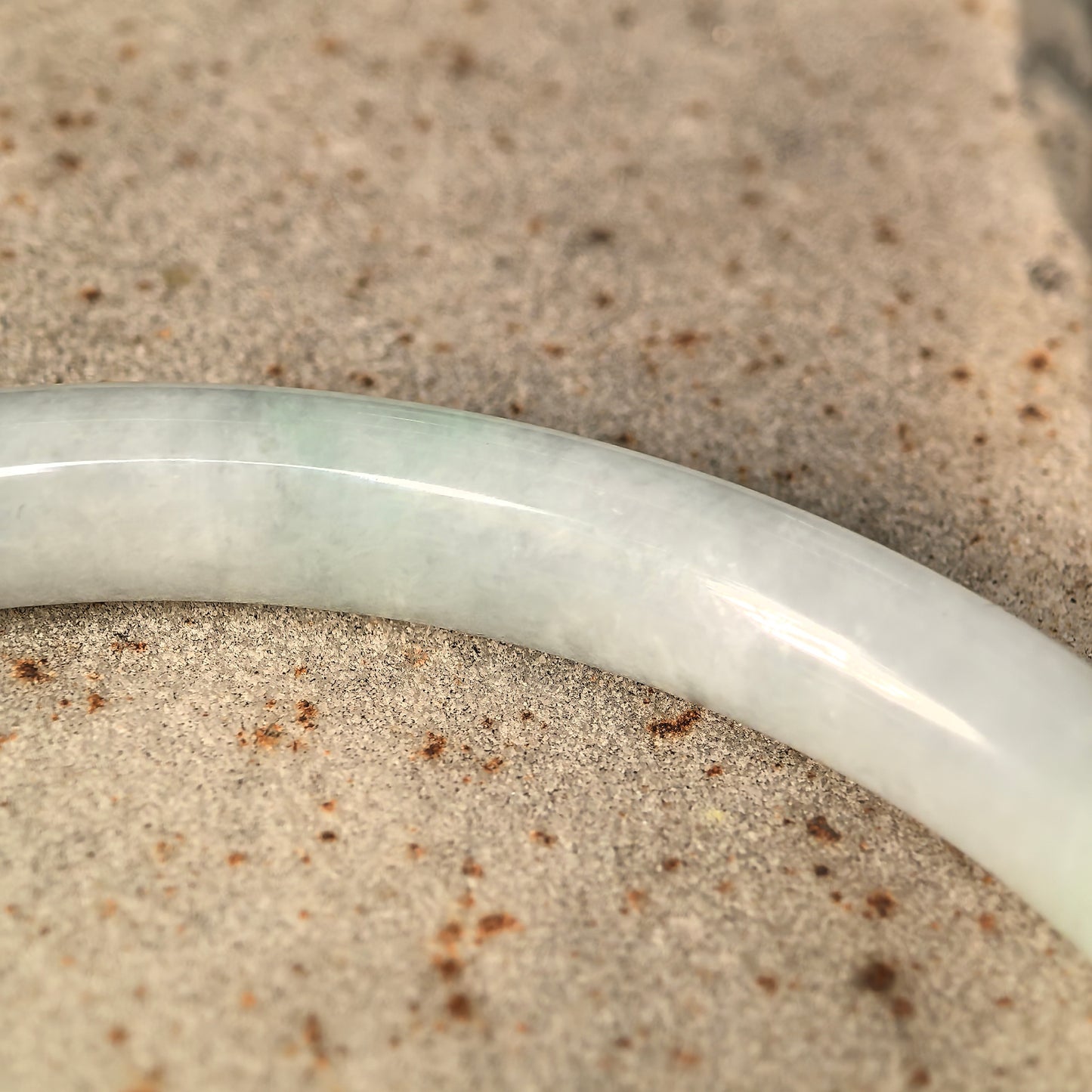 Natural Grade-A Jadeite Glutinous Pale Green Floating Green Round Bangle · Burmese Jade 62mm