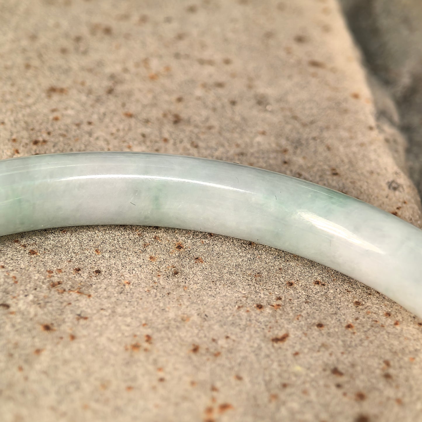 Natural Grade-A Jadeite Glutinous Pale Green Floating Green Round Bangle · Burmese Jade 62mm