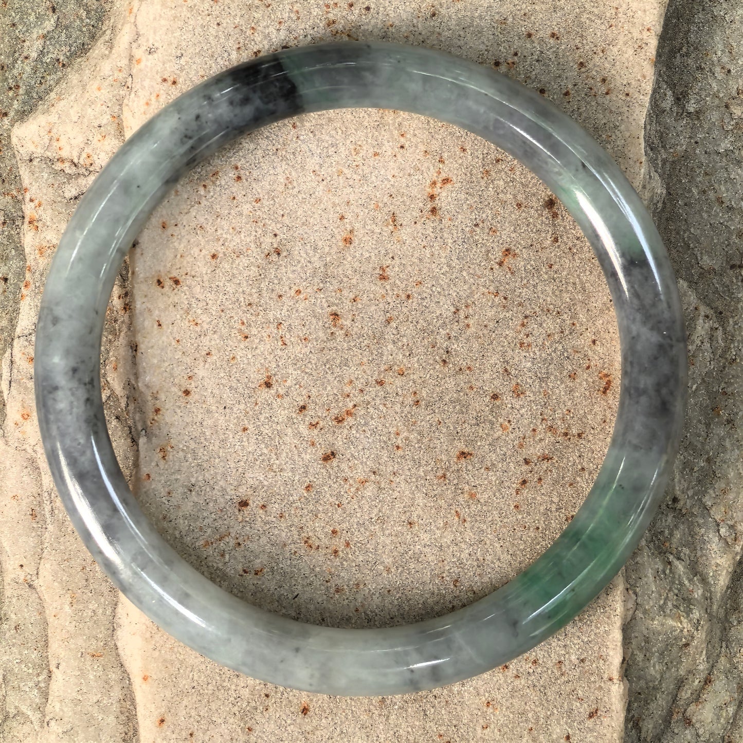 Natural Grade-A Jadeite Glutinous Black-and-Green Round Bangle · Burmese Jade 57mm