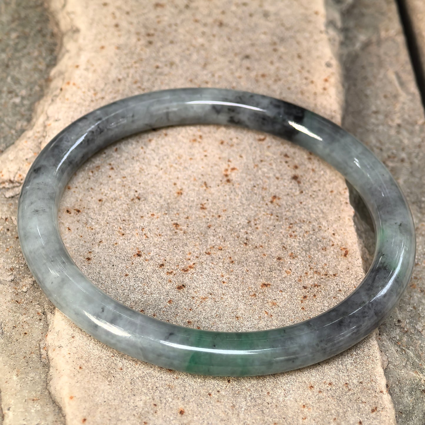 Natural Grade-A Jadeite Glutinous Black-and-Green Round Bangle · Burmese Jade 57mm