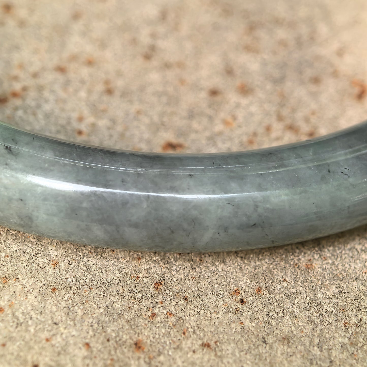 Natural Grade-A Jadeite Glutinous Black-and-Green Round Bangle · Burmese Jade 57mm