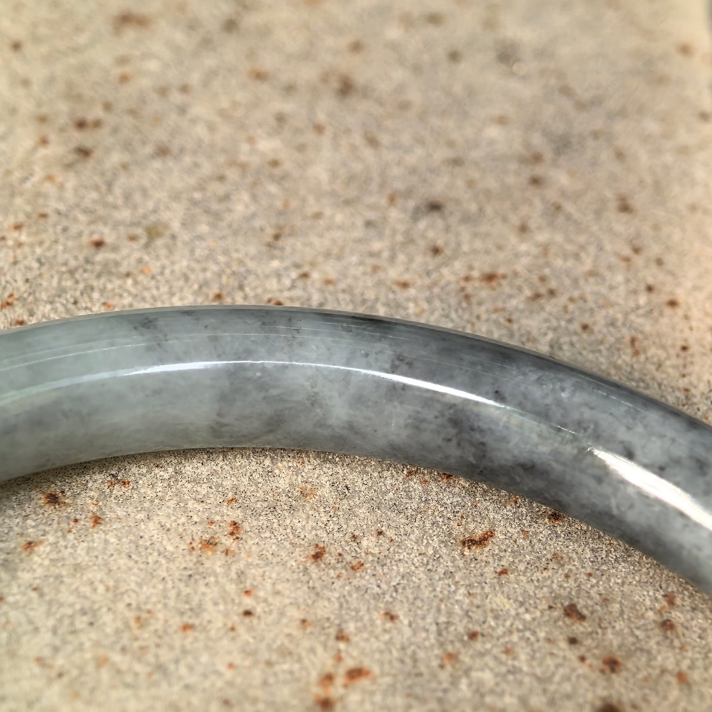 Natural Grade-A Jadeite Glutinous Black-and-Green Round Bangle · Burmese Jade 57mm